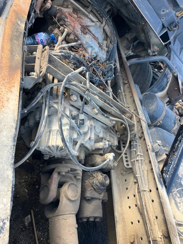 MAN 41.422 Tractor unit - Vetopöytäauto: kuva MAN 41.422 Tractor unit - Vetopöytäauto MAN 41.422 Tractor unit - Vetopöytäauto: kuva MAN 41.422 Tractor unit - Vetopöytäauto