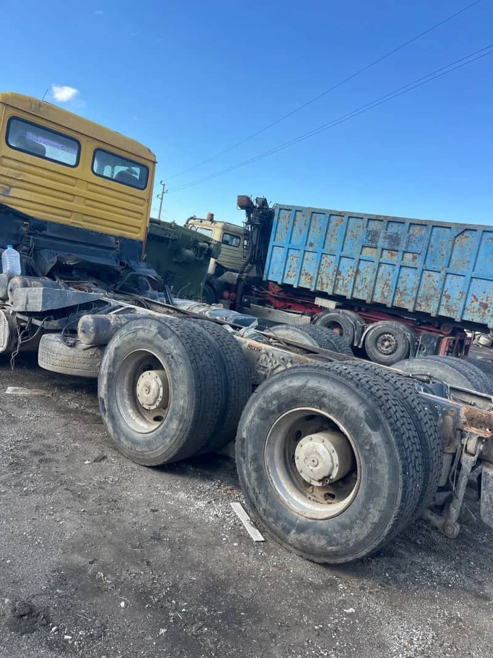 MAN 41.422 Tractor unit - Vetopöytäauto: kuva MAN 41.422 Tractor unit - Vetopöytäauto MAN 41.422 Tractor unit - Vetopöytäauto: kuva MAN 41.422 Tractor unit - Vetopöytäauto