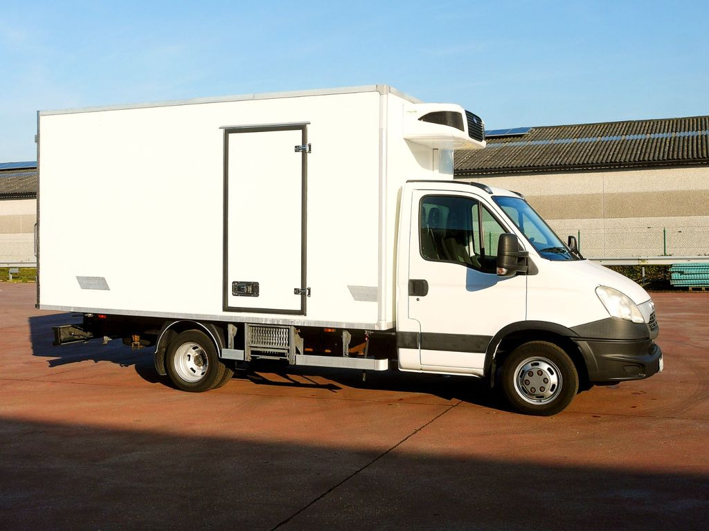 Iveco 35C13 DAILY KUHLKOFFER 4.4m CARIER PULSOR 600 MT - Kylmäauto: kuva Iveco 35C13 DAILY KUHLKOFFER 4.4m CARIER PULSOR 600 MT - Kylmäauto Iveco 35C13 DAILY KUHLKOFFER 4.4m CARIER PULSOR 600 MT - Kylmäauto: kuva Iveco 35C13 DAILY KUHLKOFFER 4.4m CARIER PULSOR 600 MT - Kylmäauto