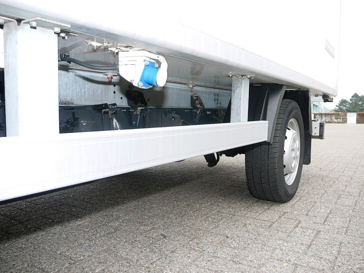 Kylmäauto Iveco 35S13 DAILY KUHLKOFFER RELEC FROID -20C: kuva Kylmäauto Iveco 35S13 DAILY KUHLKOFFER RELEC FROID -20C