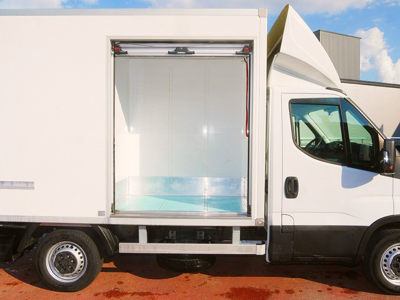 Iveco 35S14 DAILY ISOTHERMKOFFER LADEBORDWAND luft fed - Kylmäauto: kuva Iveco 35S14 DAILY ISOTHERMKOFFER LADEBORDWAND luft fed - Kylmäauto Iveco 35S14 DAILY ISOTHERMKOFFER LADEBORDWAND luft fed - Kylmäauto: kuva Iveco 35S14 DAILY ISOTHERMKOFFER LADEBORDWAND luft fed - Kylmäauto