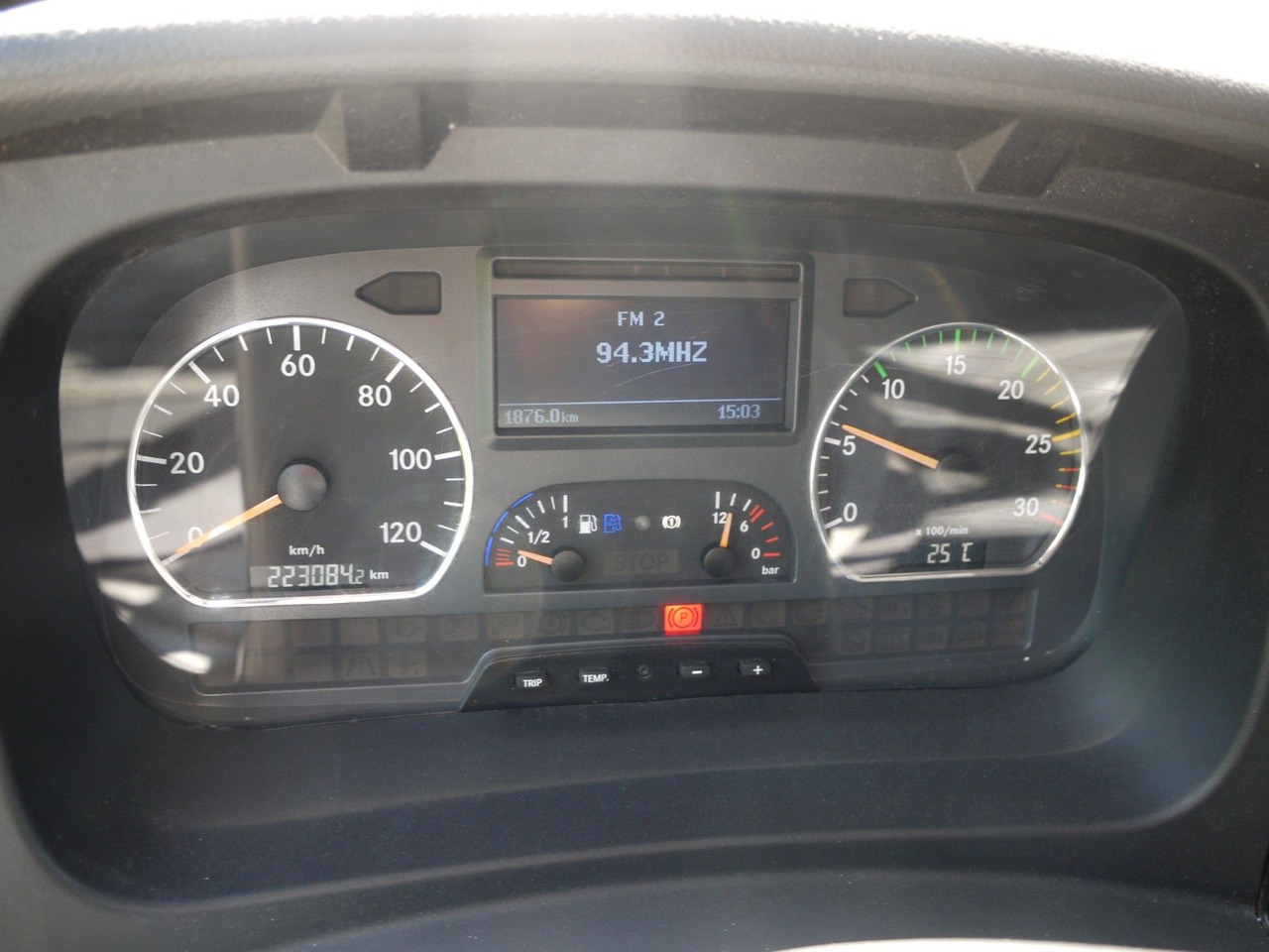 Umpikori kuorma-auto Mercedes-Benz 1318 ATEGO MEUBEL KOFFER LBW MANUAL  LUFTFEDERNG: kuva Umpikori kuorma-auto Mercedes-Benz 1318 ATEGO MEUBEL KOFFER LBW MANUAL  LUFTFEDERNG