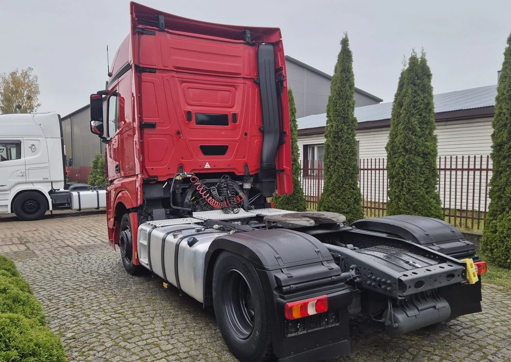 Mercedes-Benz 1845 - Vetopöytäauto: kuva Mercedes-Benz 1845 - Vetopöytäauto Mercedes-Benz 1845 - Vetopöytäauto: kuva Mercedes-Benz 1845 - Vetopöytäauto