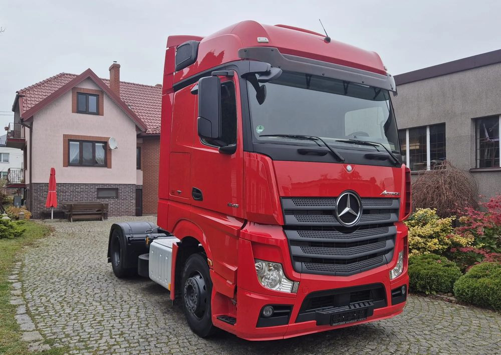 Mercedes-Benz 1845 - Vetopöytäauto: kuva Mercedes-Benz 1845 - Vetopöytäauto Mercedes-Benz 1845 - Vetopöytäauto: kuva Mercedes-Benz 1845 - Vetopöytäauto