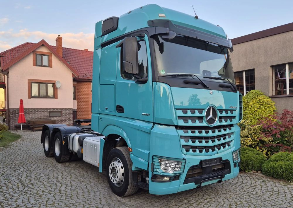 Mercedes-Benz AROCS - Vetopöytäauto: kuva Mercedes-Benz AROCS - Vetopöytäauto Mercedes-Benz AROCS - Vetopöytäauto: kuva Mercedes-Benz AROCS - Vetopöytäauto