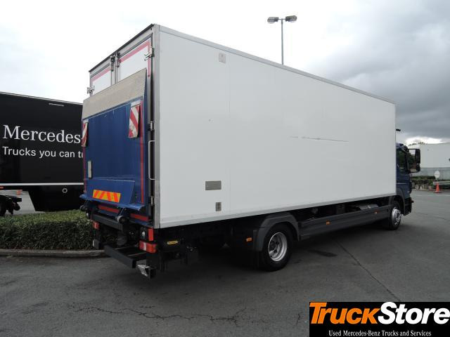 Mercedes-Benz Atego 1527 L - Refrigeraattori kuorma-auto: kuva Mercedes-Benz Atego 1527 L - Refrigeraattori kuorma-auto Mercedes-Benz Atego 1527 L - Refrigeraattori kuorma-auto: kuva Mercedes-Benz Atego 1527 L - Refrigeraattori kuorma-auto