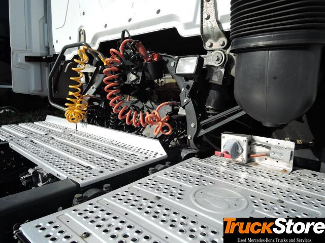 Mercedes-Benz Actros 1843 LS - Vetopöytäauto: kuva Mercedes-Benz Actros 1843 LS - Vetopöytäauto Mercedes-Benz Actros 1843 LS - Vetopöytäauto: kuva Mercedes-Benz Actros 1843 LS - Vetopöytäauto