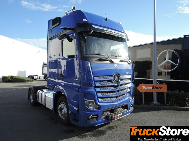 Mercedes-Benz Actros 1845 LS - Vetopöytäauto: kuva Mercedes-Benz Actros 1845 LS - Vetopöytäauto Mercedes-Benz Actros 1845 LS - Vetopöytäauto: kuva Mercedes-Benz Actros 1845 LS - Vetopöytäauto
