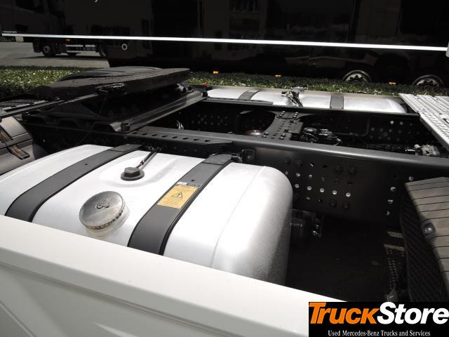 Mercedes-Benz Actros 1845 LS - Vetopöytäauto: kuva Mercedes-Benz Actros 1845 LS - Vetopöytäauto Mercedes-Benz Actros 1845 LS - Vetopöytäauto: kuva Mercedes-Benz Actros 1845 LS - Vetopöytäauto