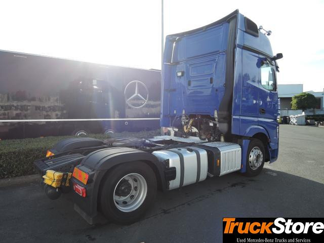 Mercedes-Benz Actros 1845 LS - Vetopöytäauto: kuva Mercedes-Benz Actros 1845 LS - Vetopöytäauto Mercedes-Benz Actros 1845 LS - Vetopöytäauto: kuva Mercedes-Benz Actros 1845 LS - Vetopöytäauto