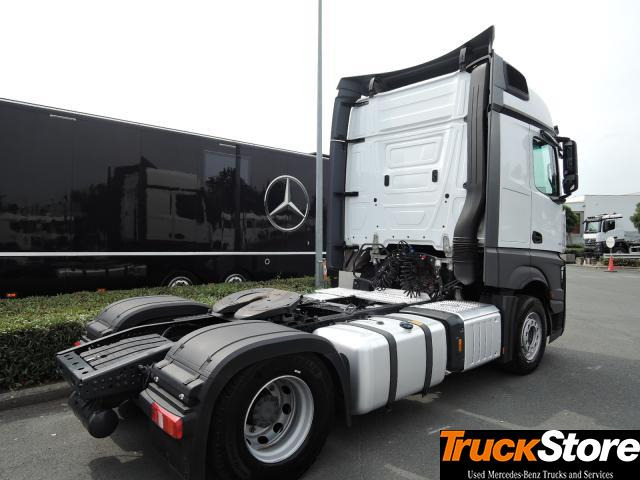 Mercedes-Benz Actros 1851 LS - Vetopöytäauto: kuva Mercedes-Benz Actros 1851 LS - Vetopöytäauto Mercedes-Benz Actros 1851 LS - Vetopöytäauto: kuva Mercedes-Benz Actros 1851 LS - Vetopöytäauto