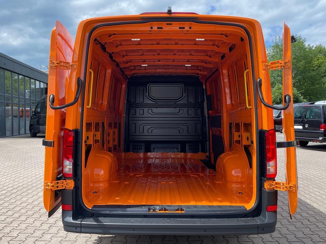 Henkilöauto MAN TGE 3.180 Kasten L3H2 TEMPOMAT LED STANDHZ NAVI: kuva Henkilöauto MAN TGE 3.180 Kasten L3H2 TEMPOMAT LED STANDHZ NAVI Henkilöauto MAN TGE 3.180 Kasten L3H2 TEMPOMAT LED STANDHZ NAVI: kuva Henkilöauto MAN TGE 3.180 Kasten L3H2 TEMPOMAT LED STANDHZ NAVI