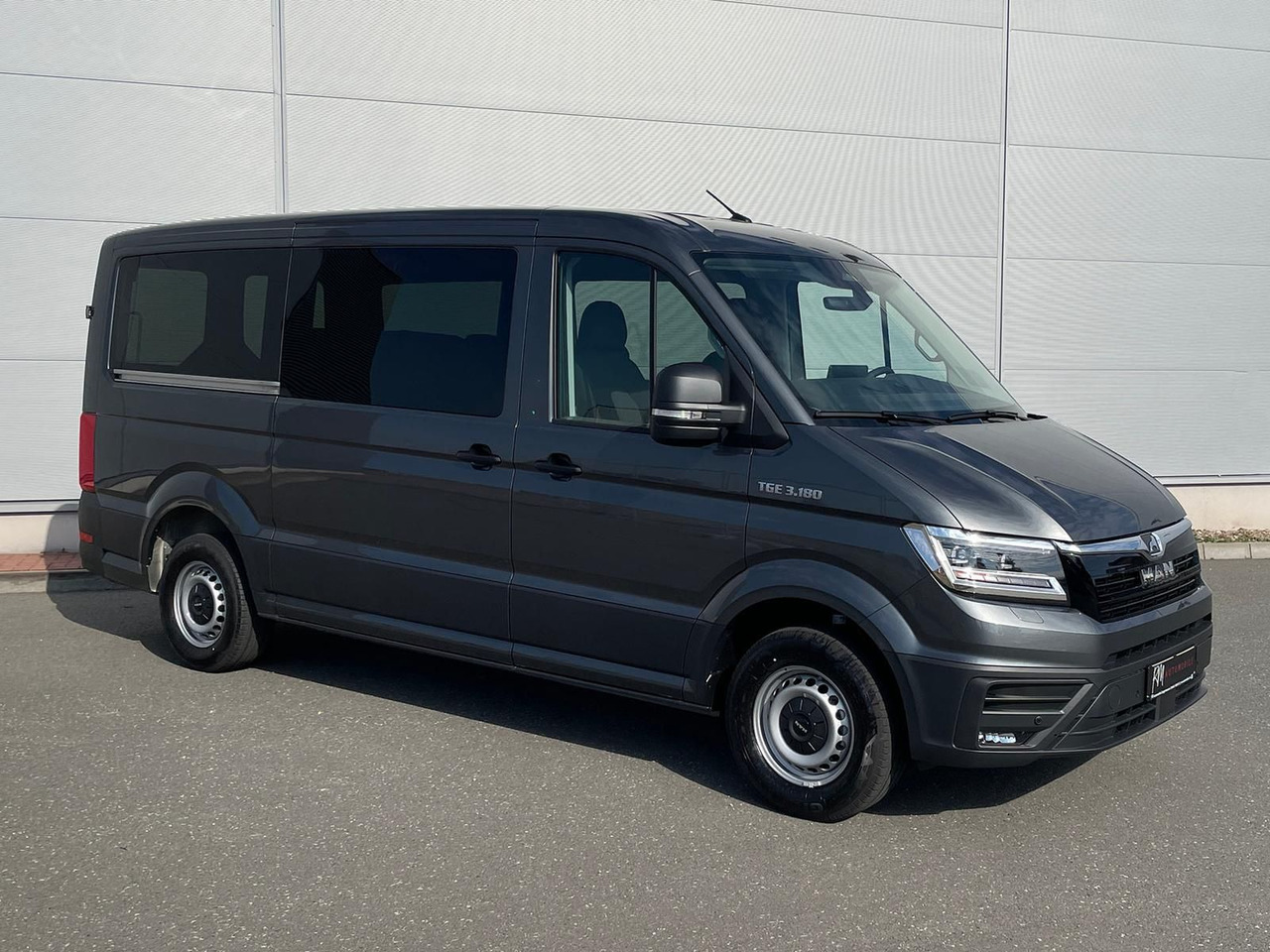 MAN TGE 3.180 Kombi L3H2 LED ACC NAVI SITZHZ - Minibussi, Pikkubussi: kuva MAN TGE 3.180 Kombi L3H2 LED ACC NAVI SITZHZ - Minibussi, Pikkubussi MAN TGE 3.180 Kombi L3H2 LED ACC NAVI SITZHZ - Minibussi, Pikkubussi: kuva MAN TGE 3.180 Kombi L3H2 LED ACC NAVI SITZHZ - Minibussi, Pikkubussi