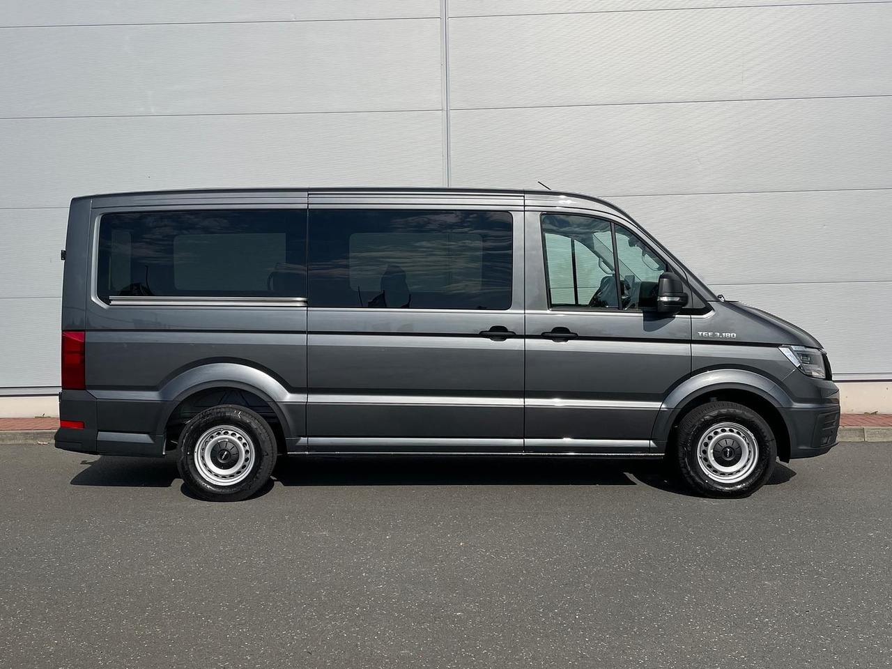 MAN TGE 3.180 Kombi L3H2 LED ACC NAVI SITZHZ - Minibussi, Pikkubussi: kuva MAN TGE 3.180 Kombi L3H2 LED ACC NAVI SITZHZ - Minibussi, Pikkubussi MAN TGE 3.180 Kombi L3H2 LED ACC NAVI SITZHZ - Minibussi, Pikkubussi: kuva MAN TGE 3.180 Kombi L3H2 LED ACC NAVI SITZHZ - Minibussi, Pikkubussi