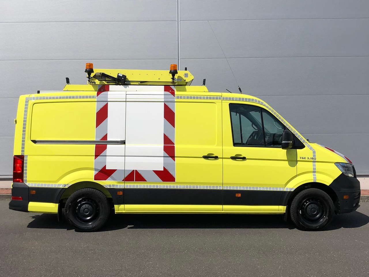 MAN TGE 3.180 L3H2 BF 4 BEGLEITFAHRZEUG ACC LED NAVI - Pakettiauto: kuva MAN TGE 3.180 L3H2 BF 4 BEGLEITFAHRZEUG ACC LED NAVI - Pakettiauto MAN TGE 3.180 L3H2 BF 4 BEGLEITFAHRZEUG ACC LED NAVI - Pakettiauto: kuva MAN TGE 3.180 L3H2 BF 4 BEGLEITFAHRZEUG ACC LED NAVI - Pakettiauto