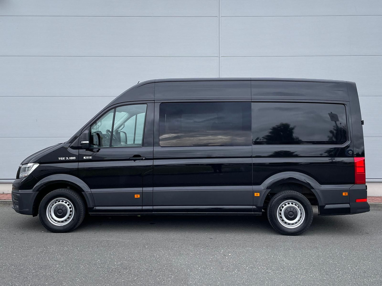 Pakettiauto, Jatko-ohjaamo kevyt kuorma-auto MAN TGE 3.180 L3H3 MIXTO 4x4 AUTOM DIFF AHK ACC NAV: kuva Pakettiauto, Jatko-ohjaamo kevyt kuorma-auto MAN TGE 3.180 L3H3 MIXTO 4x4 AUTOM DIFF AHK ACC NAV