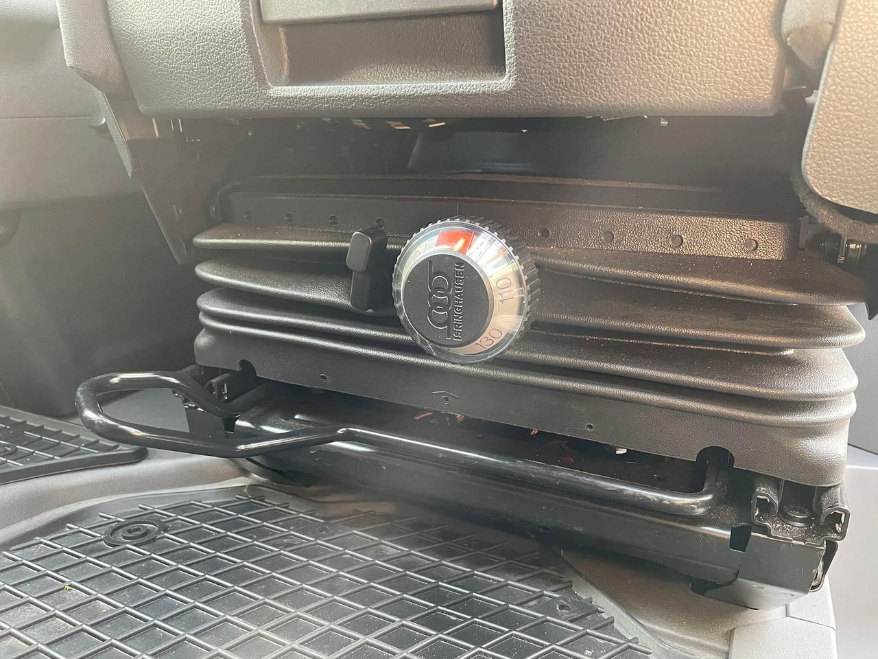 Pakettiauto, Jatko-ohjaamo kevyt kuorma-auto MAN TGE 3.180 L3H3 MIXTO 4x4 AUTOM DIFF AHK ACC NAV: kuva Pakettiauto, Jatko-ohjaamo kevyt kuorma-auto MAN TGE 3.180 L3H3 MIXTO 4x4 AUTOM DIFF AHK ACC NAV