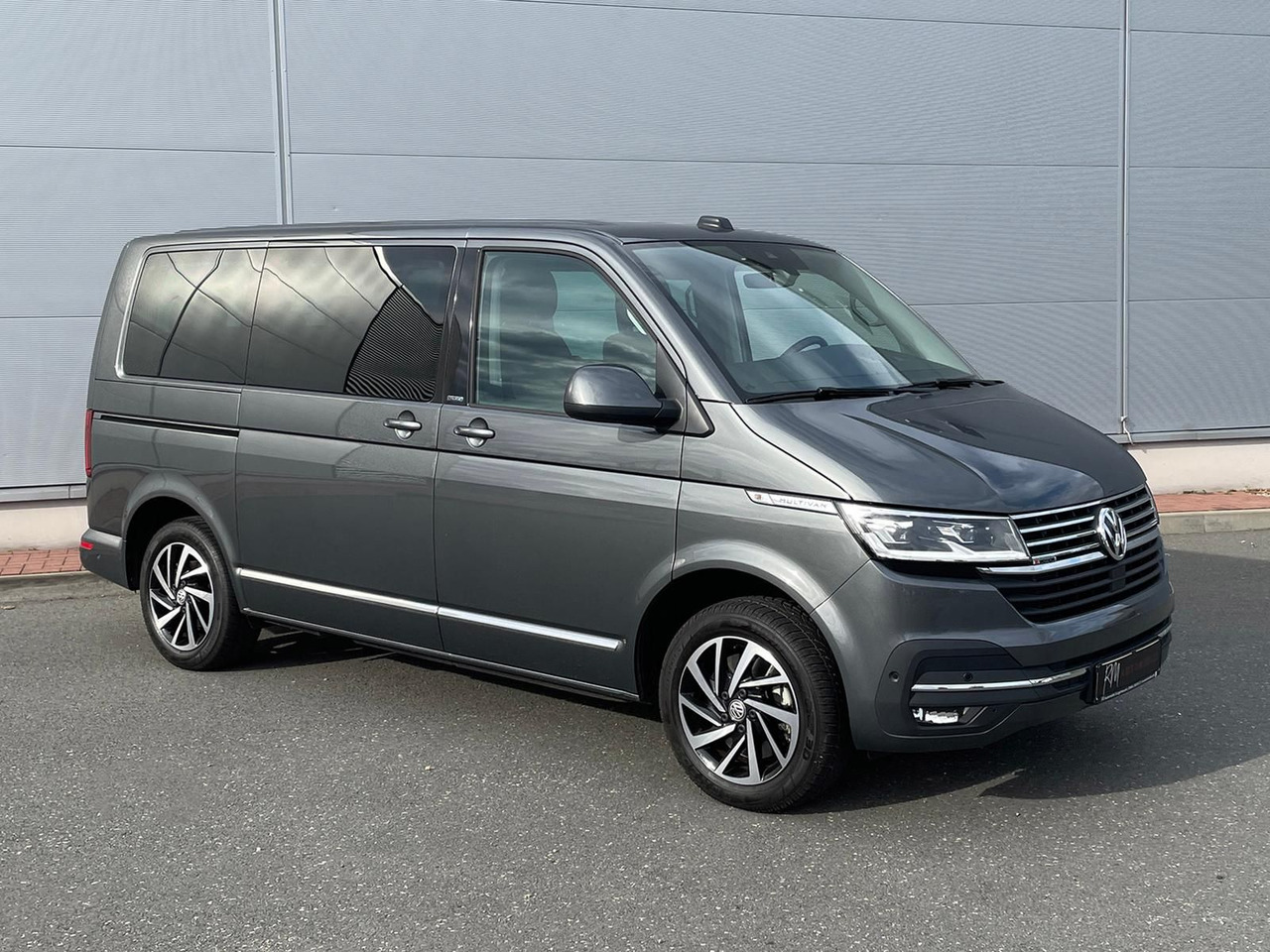 Volkswagen T6.1 Multivan Comfortline 4M ACC KAMERA SITZHZ - Minibussi, Pikkubussi: kuva Volkswagen T6.1 Multivan Comfortline 4M ACC KAMERA SITZHZ - Minibussi, Pikkubussi Volkswagen T6.1 Multivan Comfortline 4M ACC KAMERA SITZHZ - Minibussi, Pikkubussi: kuva Volkswagen T6.1 Multivan Comfortline 4M ACC KAMERA SITZHZ - Minibussi, Pikkubussi