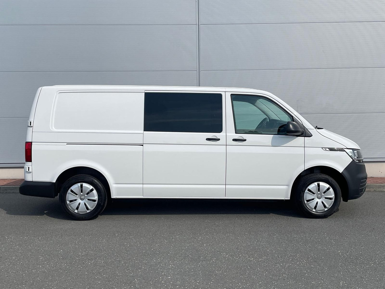 Volkswagen T6.1 Transporter MIXTO LR 2.0 TDI KLIMA PDC - Pakettiauto, Jatko-ohjaamo kevyt kuorma-auto: kuva Volkswagen T6.1 Transporter MIXTO LR 2.0 TDI KLIMA PDC - Pakettiauto, Jatko-ohjaamo kevyt kuorma-auto Volkswagen T6.1 Transporter MIXTO LR 2.0 TDI KLIMA PDC - Pakettiauto, Jatko-ohjaamo kevyt kuorma-auto: kuva Volkswagen T6.1 Transporter MIXTO LR 2.0 TDI KLIMA PDC - Pakettiauto, Jatko-ohjaamo kevyt kuorma-auto