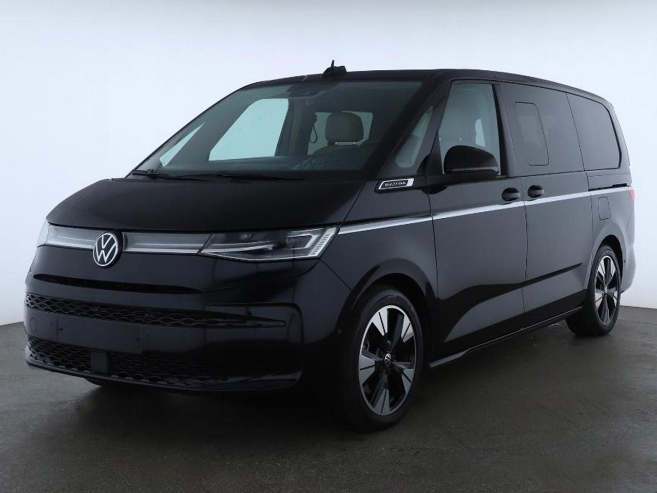 Volkswagen T7 Multivan Style eHybrid LR 4MOTION AHK ACC - Minibussi, Pikkubussi: kuva Volkswagen T7 Multivan Style eHybrid LR 4MOTION AHK ACC - Minibussi, Pikkubussi Volkswagen T7 Multivan Style eHybrid LR 4MOTION AHK ACC - Minibussi, Pikkubussi: kuva Volkswagen T7 Multivan Style eHybrid LR 4MOTION AHK ACC - Minibussi, Pikkubussi