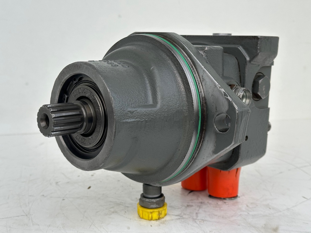LIEBHERR Original Hydraulikeinbaumotor AT-FMF045. ID-Nr.9075181 – ID-Nr.10125043A. A309, A311, A312, A314, A316, A900, A904, A918, R313, R317, R900, R904. #A18.12.90158# - Hydraulimoottori - Kaivuri: kuva LIEBHERR Original Hydraulikeinbaumotor AT-FMF045. ID-Nr.9075181 – ID-Nr.10125043A. A309, A311, A312, A314, A316, A900, A904, A918, R313, R317, R900, R904. #A18.12.90158# - Hydraulimoottori - Kaivuri LIEBHERR Original Hydraulikeinbaumotor AT-FMF045. ID-Nr.9075181 – ID-Nr.10125043A. A309, A311, A312, A314, A316, A900, A904, A918, R313, R317, R900, R904. #A18.12.90158# - Hydraulimoottori - Kaivuri: kuva LIEBHERR Original Hydraulikeinbaumotor AT-FMF045. ID-Nr.9075181 – ID-Nr.10125043A. A309, A311, A312, A314, A316, A900, A904, A918, R313, R317, R900, R904. #A18.12.90158# - Hydraulimoottori - Kaivuri