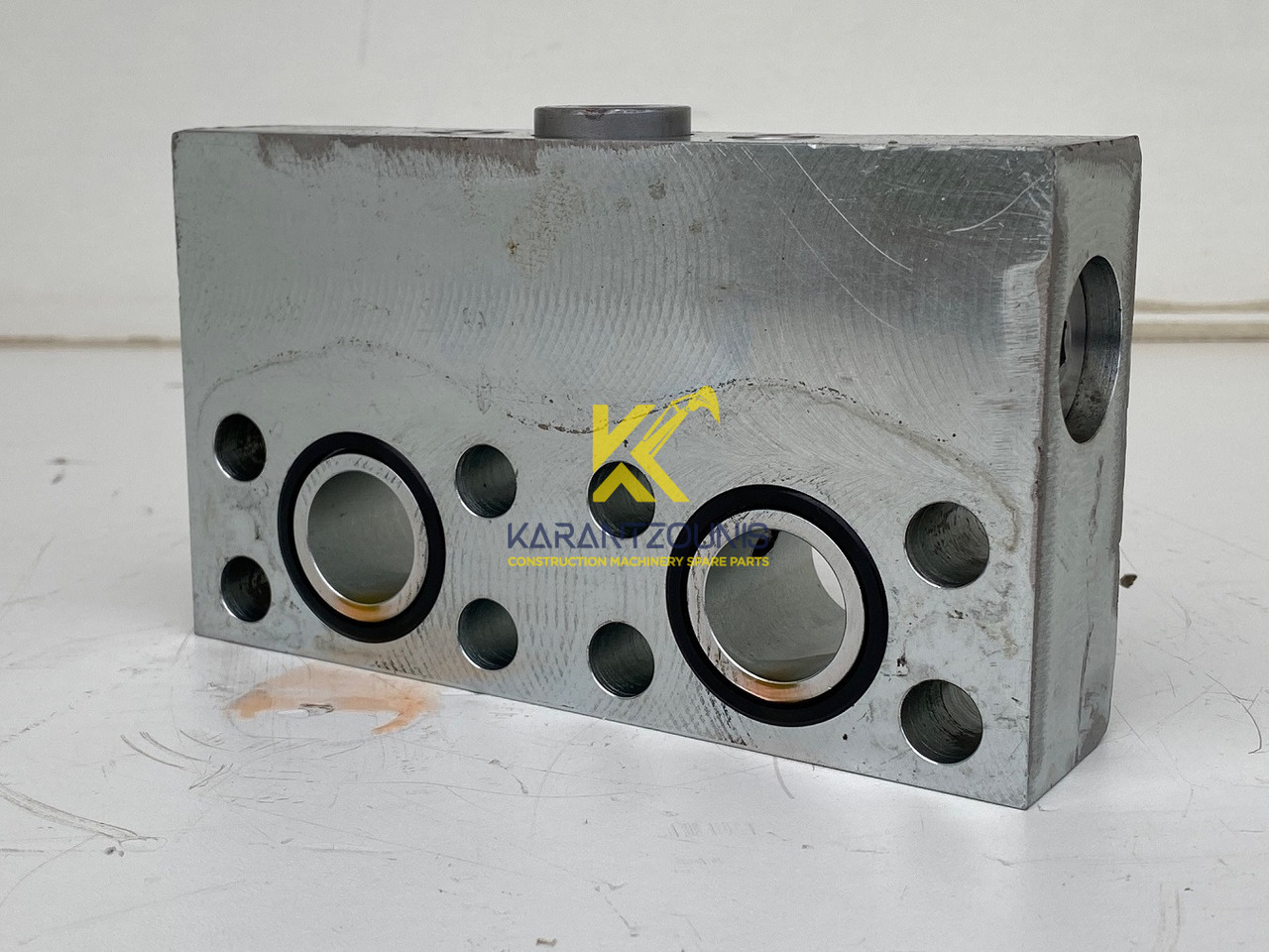 Liebherr Dämpfungsventil ID-Nr.10121777. P924 COMP, P926, R926, R916, R922, R924 COMP, R924, R926 COMP, R926, R930, R936, R946, R950 T, R960 T. #DÄ27652# - Kääntömoottori - Kaivuri: kuva Liebherr Dämpfungsventil ID-Nr.10121777. P924 COMP, P926, R926, R916, R922, R924 COMP, R924, R926 COMP, R926, R930, R936, R946, R950 T, R960 T. #DÄ27652# - Kääntömoottori - Kaivuri Liebherr Dämpfungsventil ID-Nr.10121777. P924 COMP, P926, R926, R916, R922, R924 COMP, R924, R926 COMP, R926, R930, R936, R946, R950 T, R960 T. #DÄ27652# - Kääntömoottori - Kaivuri: kuva Liebherr Dämpfungsventil ID-Nr.10121777. P924 COMP, P926, R926, R916, R922, R924 COMP, R924, R926 COMP, R926, R930, R936, R946, R950 T, R960 T. #DÄ27652# - Kääntömoottori - Kaivuri