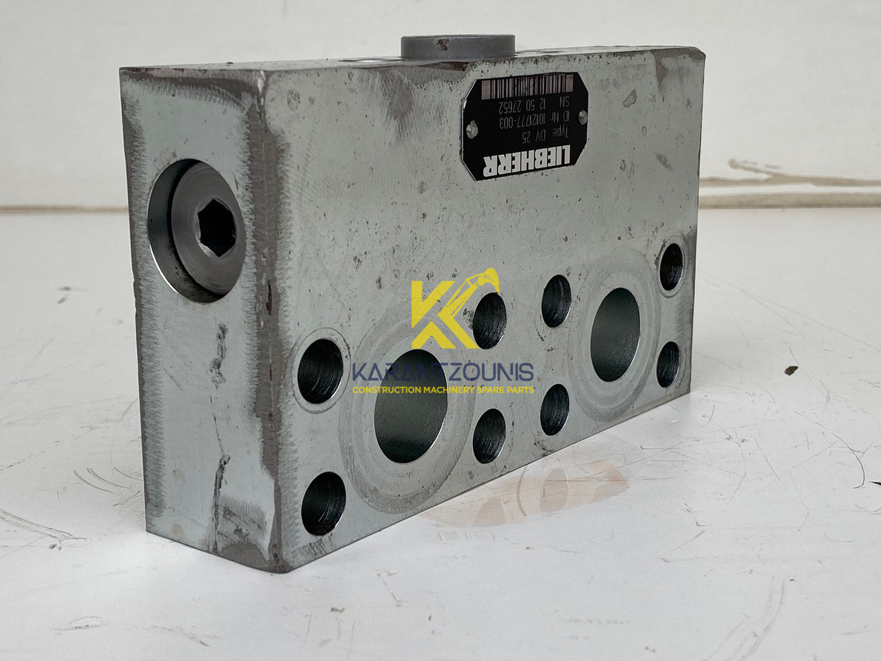 Liebherr Dämpfungsventil ID-Nr.10121777. P924 COMP, P926, R926, R916, R922, R924 COMP, R924, R926 COMP, R926, R930, R936, R946, R950 T, R960 T. #DÄ27652# - Kääntömoottori - Kaivuri: kuva Liebherr Dämpfungsventil ID-Nr.10121777. P924 COMP, P926, R926, R916, R922, R924 COMP, R924, R926 COMP, R926, R930, R936, R946, R950 T, R960 T. #DÄ27652# - Kääntömoottori - Kaivuri Liebherr Dämpfungsventil ID-Nr.10121777. P924 COMP, P926, R926, R916, R922, R924 COMP, R924, R926 COMP, R926, R930, R936, R946, R950 T, R960 T. #DÄ27652# - Kääntömoottori - Kaivuri: kuva Liebherr Dämpfungsventil ID-Nr.10121777. P924 COMP, P926, R926, R916, R922, R924 COMP, R924, R926 COMP, R926, R930, R936, R946, R950 T, R960 T. #DÄ27652# - Kääntömoottori - Kaivuri