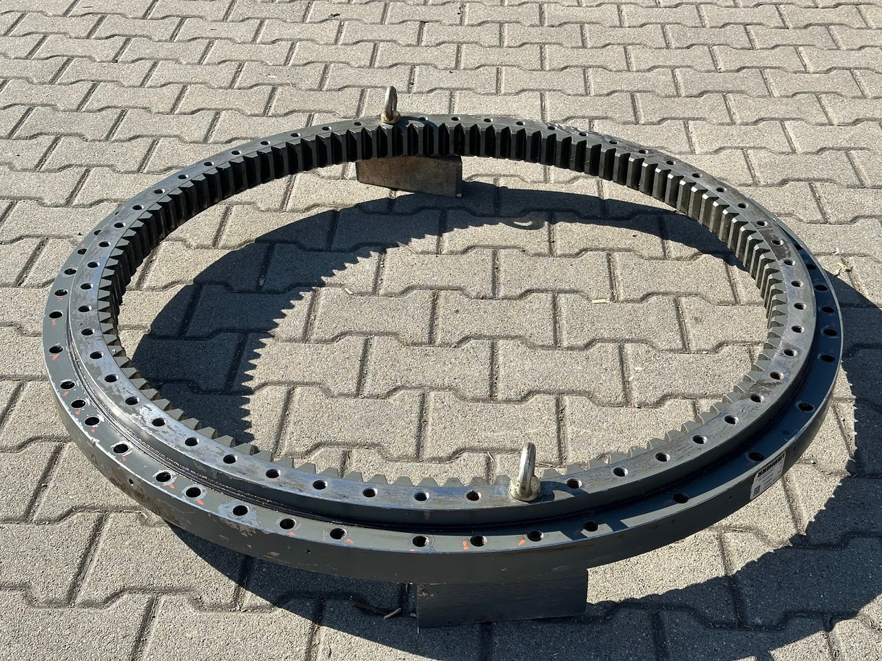 Liebherr Drehkranz - Kugeldrehverbindung Typ:KUD34VJ009-000. ID-Nr.90213287. R914RAIL,R914COMP,R914K-S,R914K-STD,R918LC,R918NLC,R918XLC,R920K-LC,R920K-NLC. #90213287.21155# - Kääntökehä - Rakennuskoneet: kuva Liebherr Drehkranz - Kugeldrehverbindung Typ:KUD34VJ009-000. ID-Nr.90213287. R914RAIL,R914COMP,R914K-S,R914K-STD,R918LC,R918NLC,R918XLC,R920K-LC,R920K-NLC. #90213287.21155# - Kääntökehä - Rakennuskoneet Liebherr Drehkranz - Kugeldrehverbindung Typ:KUD34VJ009-000. ID-Nr.90213287. R914RAIL,R914COMP,R914K-S,R914K-STD,R918LC,R918NLC,R918XLC,R920K-LC,R920K-NLC. #90213287.21155# - Kääntökehä - Rakennuskoneet: kuva Liebherr Drehkranz - Kugeldrehverbindung Typ:KUD34VJ009-000. ID-Nr.90213287. R914RAIL,R914COMP,R914K-S,R914K-STD,R918LC,R918NLC,R918XLC,R920K-LC,R920K-NLC. #90213287.21155# - Kääntökehä - Rakennuskoneet