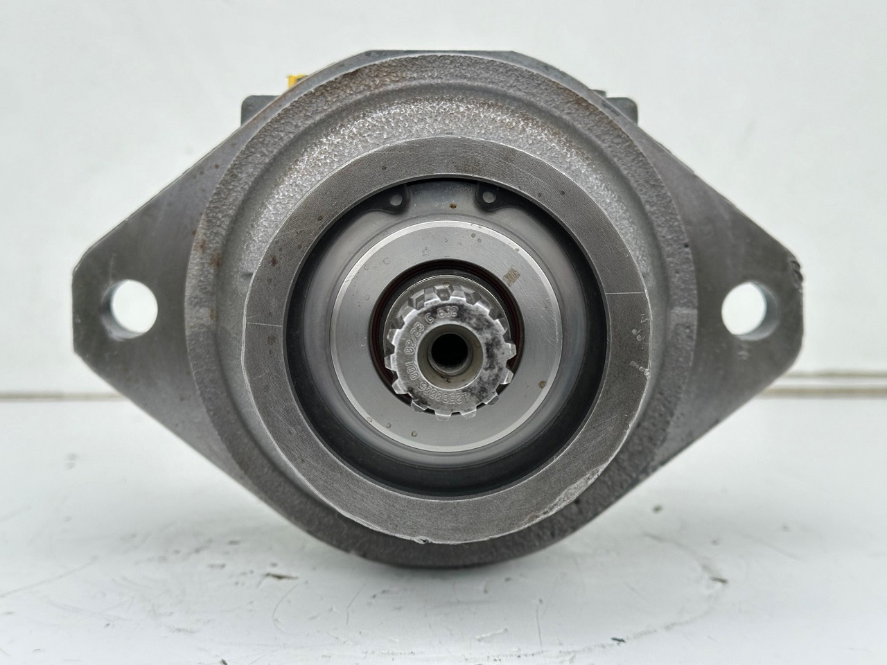 Hydraulimoottori - Rakennuskoneet Liebherr Hydraulikeinbaumotor FMF045, ID-Nr.10132702. A924, LH30C, LH30M, LH35M, LH35MT, LH40C, LH40CP, LH40M, LH40MP, LH50CHR, LH50M, LH50MHR, LH50MT. #23.12.01058#: kuva Hydraulimoottori - Rakennuskoneet Liebherr Hydraulikeinbaumotor FMF045, ID-Nr.10132702. A924, LH30C, LH30M, LH35M, LH35MT, LH40C, LH40CP, LH40M, LH40MP, LH50CHR, LH50M, LH50MHR, LH50MT. #23.12.01058# Hydraulimoottori - Rakennuskoneet Liebherr Hydraulikeinbaumotor FMF045, ID-Nr.10132702. A924, LH30C, LH30M, LH35M, LH35MT, LH40C, LH40CP, LH40M, LH40MP, LH50CHR, LH50M, LH50MHR, LH50MT. #23.12.01058#: kuva Hydraulimoottori - Rakennuskoneet Liebherr Hydraulikeinbaumotor FMF045, ID-Nr.10132702. A924, LH30C, LH30M, LH35M, LH35MT, LH40C, LH40CP, LH40M, LH40MP, LH50CHR, LH50M, LH50MHR, LH50MT. #23.12.01058#