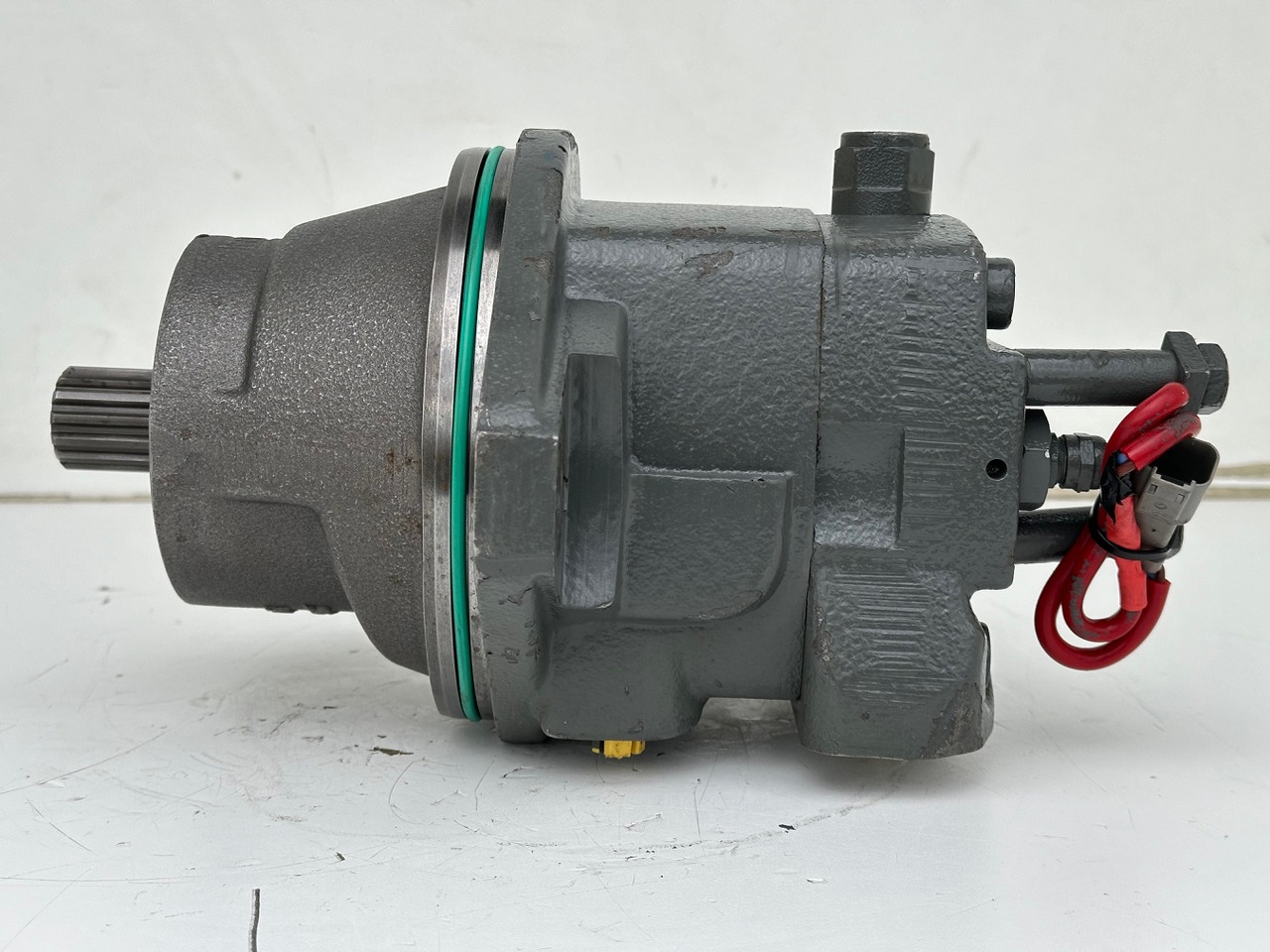 Hydraulimoottori - Rakennuskoneet Liebherr Hydraulikeinbaumotor FMF045, ID-Nr.10132702. A924, LH30C, LH30M, LH35M, LH35MT, LH40C, LH40CP, LH40M, LH40MP, LH50CHR, LH50M, LH50MHR, LH50MT. #23.12.01058#: kuva Hydraulimoottori - Rakennuskoneet Liebherr Hydraulikeinbaumotor FMF045, ID-Nr.10132702. A924, LH30C, LH30M, LH35M, LH35MT, LH40C, LH40CP, LH40M, LH40MP, LH50CHR, LH50M, LH50MHR, LH50MT. #23.12.01058# Hydraulimoottori - Rakennuskoneet Liebherr Hydraulikeinbaumotor FMF045, ID-Nr.10132702. A924, LH30C, LH30M, LH35M, LH35MT, LH40C, LH40CP, LH40M, LH40MP, LH50CHR, LH50M, LH50MHR, LH50MT. #23.12.01058#: kuva Hydraulimoottori - Rakennuskoneet Liebherr Hydraulikeinbaumotor FMF045, ID-Nr.10132702. A924, LH30C, LH30M, LH35M, LH35MT, LH40C, LH40CP, LH40M, LH40MP, LH50CHR, LH50M, LH50MHR, LH50MT. #23.12.01058#