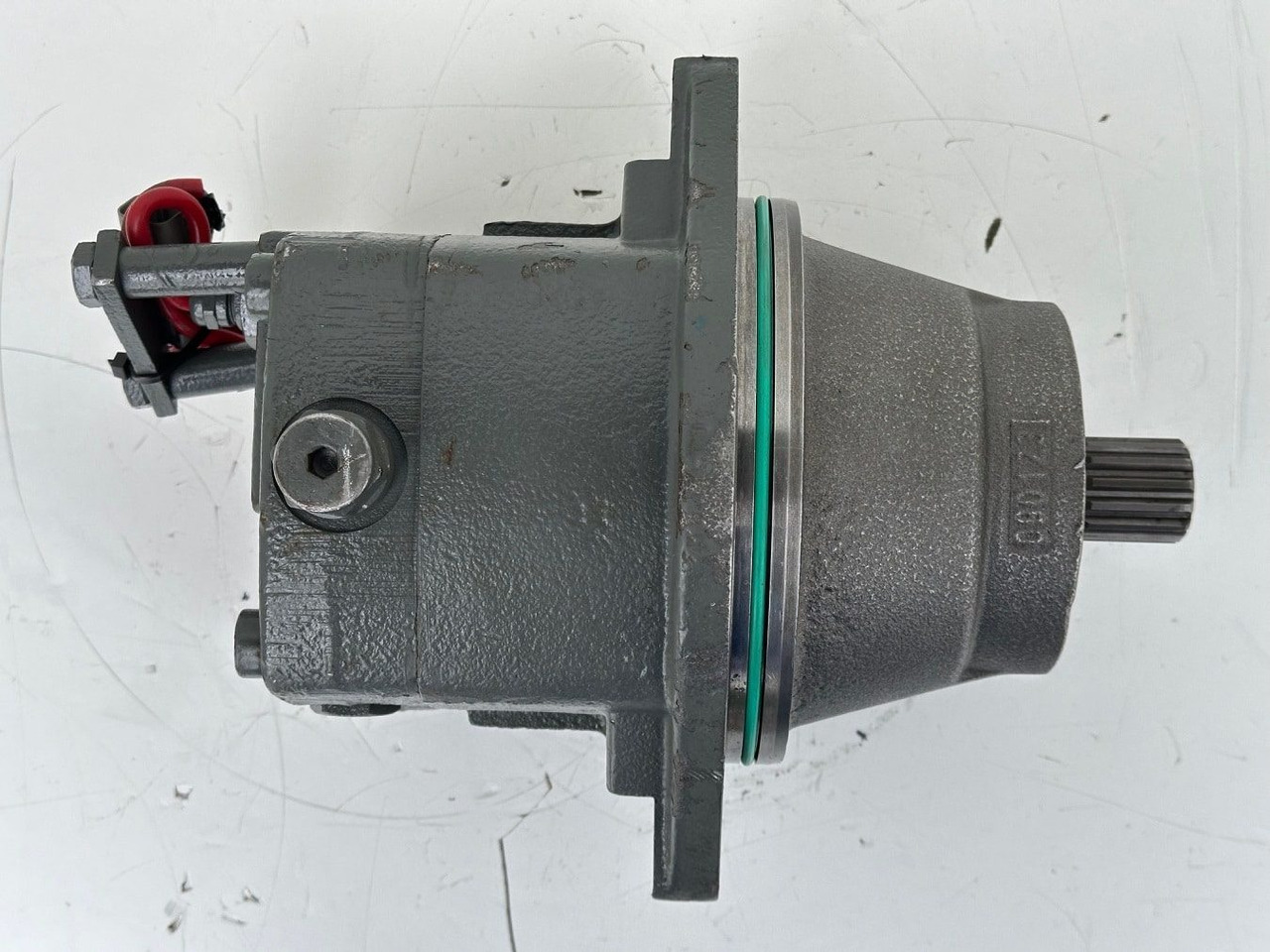 Hydraulimoottori - Rakennuskoneet Liebherr Hydraulikeinbaumotor FMF045, ID-Nr.10132702. A924, LH30C, LH30M, LH35M, LH35MT, LH40C, LH40CP, LH40M, LH40MP, LH50CHR, LH50M, LH50MHR, LH50MT. #23.12.01058#: kuva Hydraulimoottori - Rakennuskoneet Liebherr Hydraulikeinbaumotor FMF045, ID-Nr.10132702. A924, LH30C, LH30M, LH35M, LH35MT, LH40C, LH40CP, LH40M, LH40MP, LH50CHR, LH50M, LH50MHR, LH50MT. #23.12.01058# Hydraulimoottori - Rakennuskoneet Liebherr Hydraulikeinbaumotor FMF045, ID-Nr.10132702. A924, LH30C, LH30M, LH35M, LH35MT, LH40C, LH40CP, LH40M, LH40MP, LH50CHR, LH50M, LH50MHR, LH50MT. #23.12.01058#: kuva Hydraulimoottori - Rakennuskoneet Liebherr Hydraulikeinbaumotor FMF045, ID-Nr.10132702. A924, LH30C, LH30M, LH35M, LH35MT, LH40C, LH40CP, LH40M, LH40MP, LH50CHR, LH50M, LH50MHR, LH50MT. #23.12.01058#