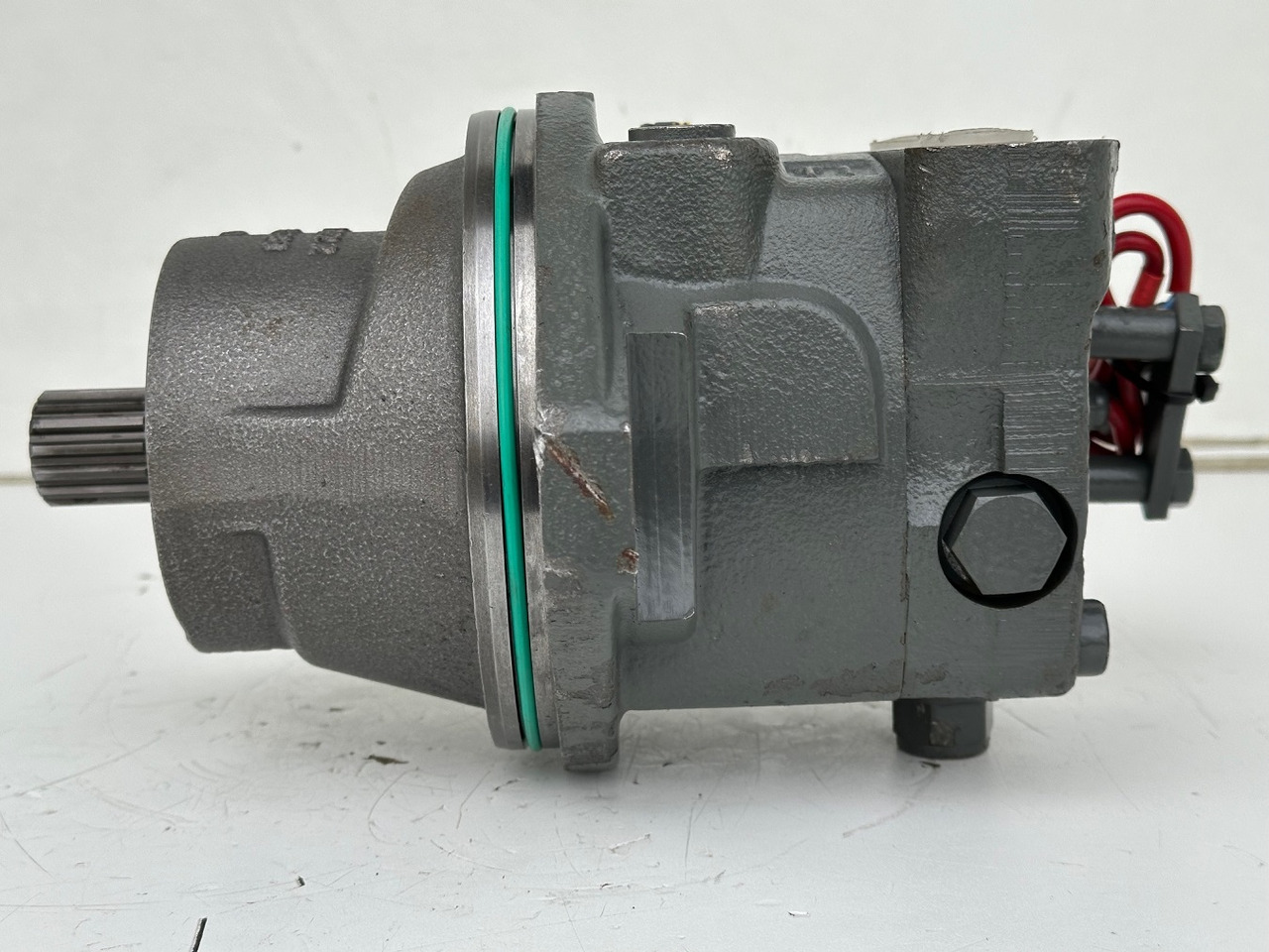 Liebherr Hydraulikeinbaumotor FMF045, ID-Nr.10132702. A924, LH30C, LH30M, LH35M, LH35MT, LH40C, LH40CP, LH40M, LH40MP, LH50CHR, LH50M, LH50MHR, LH50MT. #23.12.01058# - Hydraulimoottori - Rakennuskoneet: kuva Liebherr Hydraulikeinbaumotor FMF045, ID-Nr.10132702. A924, LH30C, LH30M, LH35M, LH35MT, LH40C, LH40CP, LH40M, LH40MP, LH50CHR, LH50M, LH50MHR, LH50MT. #23.12.01058# - Hydraulimoottori - Rakennuskoneet Liebherr Hydraulikeinbaumotor FMF045, ID-Nr.10132702. A924, LH30C, LH30M, LH35M, LH35MT, LH40C, LH40CP, LH40M, LH40MP, LH50CHR, LH50M, LH50MHR, LH50MT. #23.12.01058# - Hydraulimoottori - Rakennuskoneet: kuva Liebherr Hydraulikeinbaumotor FMF045, ID-Nr.10132702. A924, LH30C, LH30M, LH35M, LH35MT, LH40C, LH40CP, LH40M, LH40MP, LH50CHR, LH50M, LH50MHR, LH50MT. #23.12.01058# - Hydraulimoottori - Rakennuskoneet