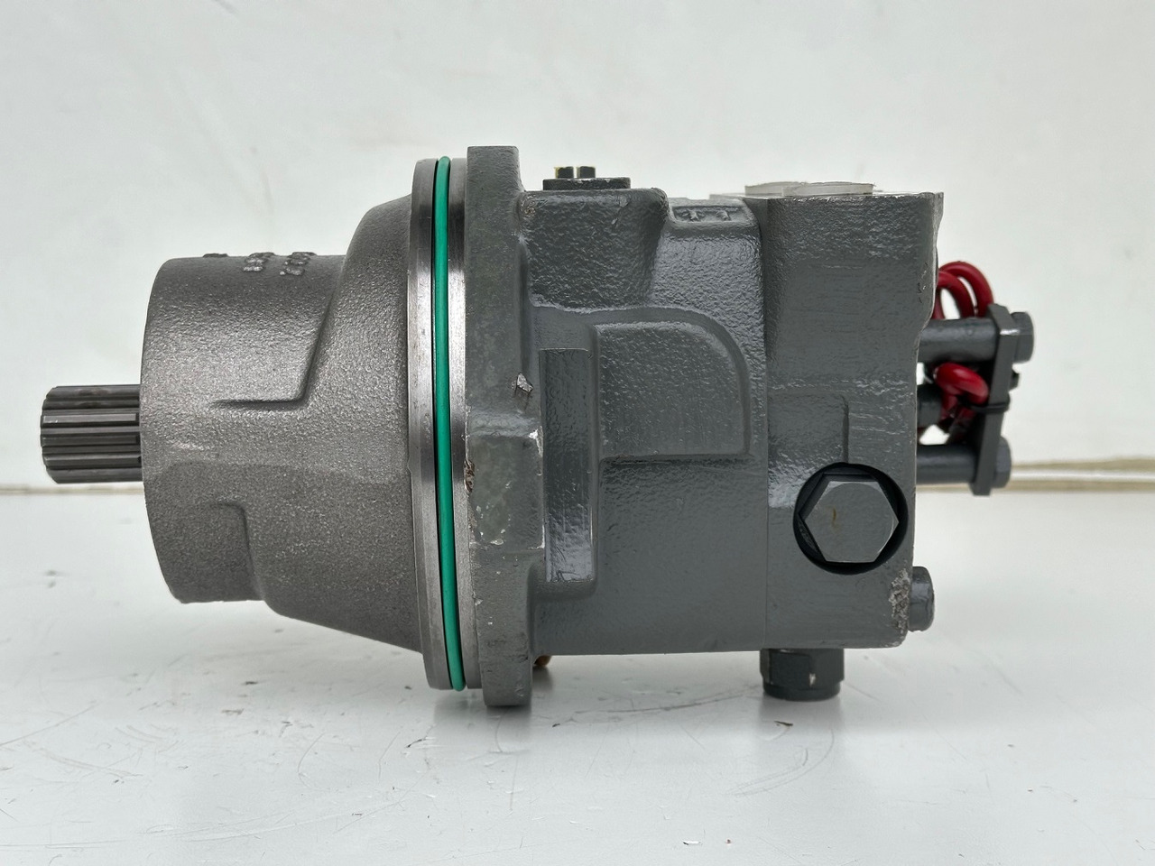 Liebherr Hydraulikeinbaumotor FMF045, ID-Nr.10132702. A924, LH30C, LH30M, LH35M, LH35MT, LH40C, LH40CP, LH40M, LH40MP, LH50CHR, LH50M, LH50MHR, LH50MT. #23.12.01804# - Hydraulimoottori - Rakennuskoneet: kuva Liebherr Hydraulikeinbaumotor FMF045, ID-Nr.10132702. A924, LH30C, LH30M, LH35M, LH35MT, LH40C, LH40CP, LH40M, LH40MP, LH50CHR, LH50M, LH50MHR, LH50MT. #23.12.01804# - Hydraulimoottori - Rakennuskoneet Liebherr Hydraulikeinbaumotor FMF045, ID-Nr.10132702. A924, LH30C, LH30M, LH35M, LH35MT, LH40C, LH40CP, LH40M, LH40MP, LH50CHR, LH50M, LH50MHR, LH50MT. #23.12.01804# - Hydraulimoottori - Rakennuskoneet: kuva Liebherr Hydraulikeinbaumotor FMF045, ID-Nr.10132702. A924, LH30C, LH30M, LH35M, LH35MT, LH40C, LH40CP, LH40M, LH40MP, LH50CHR, LH50M, LH50MHR, LH50MT. #23.12.01804# - Hydraulimoottori - Rakennuskoneet