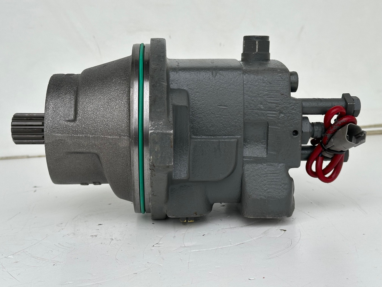 Liebherr Hydraulikeinbaumotor FMF045, ID-Nr.10132702. A924, LH30C, LH30M, LH35M, LH35MT, LH40C, LH40CP, LH40M, LH40MP, LH50CHR, LH50M, LH50MHR, LH50MT. #23.12.01804# - Hydraulimoottori - Rakennuskoneet: kuva Liebherr Hydraulikeinbaumotor FMF045, ID-Nr.10132702. A924, LH30C, LH30M, LH35M, LH35MT, LH40C, LH40CP, LH40M, LH40MP, LH50CHR, LH50M, LH50MHR, LH50MT. #23.12.01804# - Hydraulimoottori - Rakennuskoneet Liebherr Hydraulikeinbaumotor FMF045, ID-Nr.10132702. A924, LH30C, LH30M, LH35M, LH35MT, LH40C, LH40CP, LH40M, LH40MP, LH50CHR, LH50M, LH50MHR, LH50MT. #23.12.01804# - Hydraulimoottori - Rakennuskoneet: kuva Liebherr Hydraulikeinbaumotor FMF045, ID-Nr.10132702. A924, LH30C, LH30M, LH35M, LH35MT, LH40C, LH40CP, LH40M, LH40MP, LH50CHR, LH50M, LH50MHR, LH50MT. #23.12.01804# - Hydraulimoottori - Rakennuskoneet