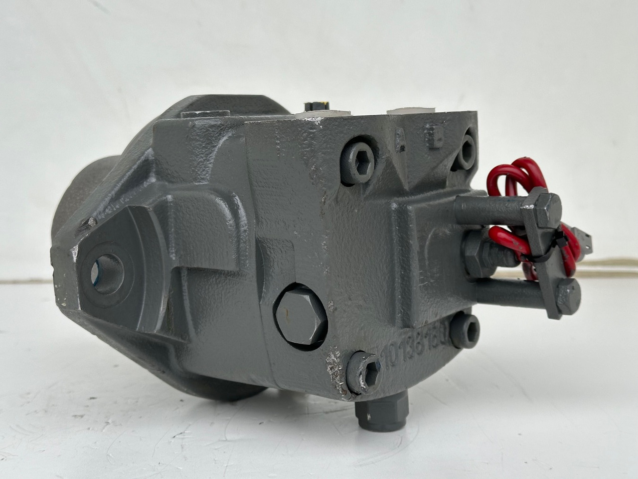 Liebherr Hydraulikeinbaumotor FMF045, ID-Nr.10132702. A924, LH30C, LH30M, LH35M, LH35MT, LH40C, LH40CP, LH40M, LH40MP, LH50CHR, LH50M, LH50MHR, LH50MT. #23.12.01804# - Hydraulimoottori - Rakennuskoneet: kuva Liebherr Hydraulikeinbaumotor FMF045, ID-Nr.10132702. A924, LH30C, LH30M, LH35M, LH35MT, LH40C, LH40CP, LH40M, LH40MP, LH50CHR, LH50M, LH50MHR, LH50MT. #23.12.01804# - Hydraulimoottori - Rakennuskoneet Liebherr Hydraulikeinbaumotor FMF045, ID-Nr.10132702. A924, LH30C, LH30M, LH35M, LH35MT, LH40C, LH40CP, LH40M, LH40MP, LH50CHR, LH50M, LH50MHR, LH50MT. #23.12.01804# - Hydraulimoottori - Rakennuskoneet: kuva Liebherr Hydraulikeinbaumotor FMF045, ID-Nr.10132702. A924, LH30C, LH30M, LH35M, LH35MT, LH40C, LH40CP, LH40M, LH40MP, LH50CHR, LH50M, LH50MHR, LH50MT. #23.12.01804# - Hydraulimoottori - Rakennuskoneet