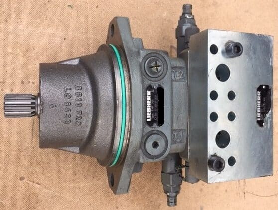 Liebherr Hydraulikeinbaumotor FMF045 and Dämpfungsventil DV22. ID-Nr.10137481 - ID-Nr.10152486 - ID-Nr.11369615 and ID-Nr.10151323 - Hydraulimoottori - Telakaivukone: kuva Liebherr Hydraulikeinbaumotor FMF045 and Dämpfungsventil DV22. ID-Nr.10137481 - ID-Nr.10152486 - ID-Nr.11369615 and ID-Nr.10151323 - Hydraulimoottori - Telakaivukone Liebherr Hydraulikeinbaumotor FMF045 and Dämpfungsventil DV22. ID-Nr.10137481 - ID-Nr.10152486 - ID-Nr.11369615 and ID-Nr.10151323 - Hydraulimoottori - Telakaivukone: kuva Liebherr Hydraulikeinbaumotor FMF045 and Dämpfungsventil DV22. ID-Nr.10137481 - ID-Nr.10152486 - ID-Nr.11369615 and ID-Nr.10151323 - Hydraulimoottori - Telakaivukone