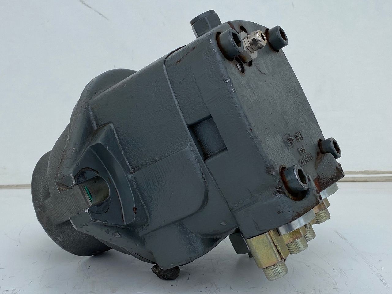 Liebherr Hydraulikeinbaumotor FMF090, ID-Nr.10120382 - ID-Nr.9273168 - ID-Nr.9074075. A900, A944, LH60, E942, EP944, ER944, LOS942, LOS944, P942, P944, R934 TR, R940, R942, R944, R946, R950. #17868 - Hydraulimoottori - Telakaivukone: kuva Liebherr Hydraulikeinbaumotor FMF090, ID-Nr.10120382 - ID-Nr.9273168 - ID-Nr.9074075. A900, A944, LH60, E942, EP944, ER944, LOS942, LOS944, P942, P944, R934 TR, R940, R942, R944, R946, R950. #17868 - Hydraulimoottori - Telakaivukone Liebherr Hydraulikeinbaumotor FMF090, ID-Nr.10120382 - ID-Nr.9273168 - ID-Nr.9074075. A900, A944, LH60, E942, EP944, ER944, LOS942, LOS944, P942, P944, R934 TR, R940, R942, R944, R946, R950. #17868 - Hydraulimoottori - Telakaivukone: kuva Liebherr Hydraulikeinbaumotor FMF090, ID-Nr.10120382 - ID-Nr.9273168 - ID-Nr.9074075. A900, A944, LH60, E942, EP944, ER944, LOS942, LOS944, P942, P944, R934 TR, R940, R942, R944, R946, R950. #17868 - Hydraulimoottori - Telakaivukone