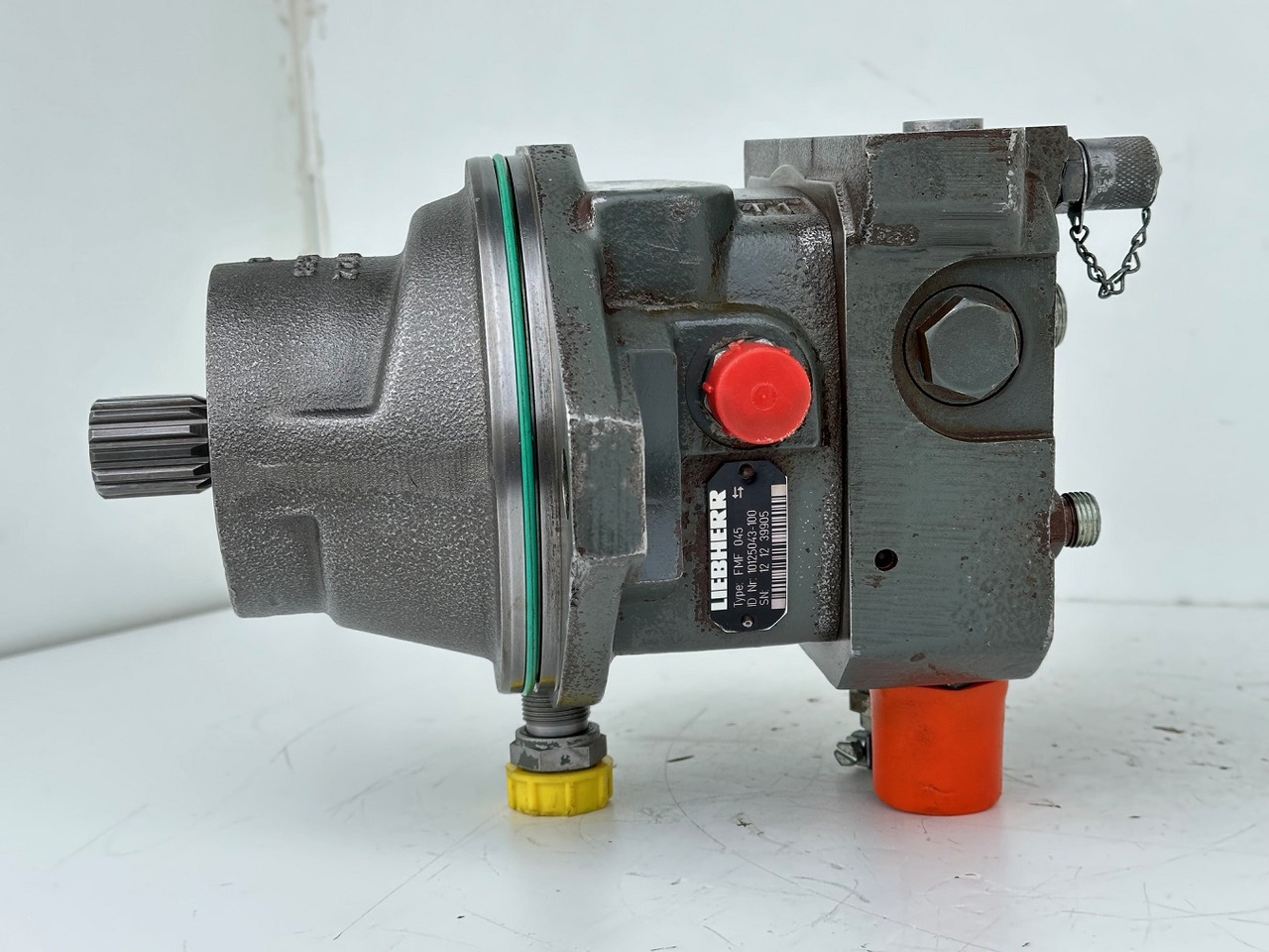 Liebherr Hydraulikeinbaumotor Typ:FMF045. ID-Nr.9075181 - ID-Nr.10125041 - ID-Nr.10125043. A309, A311, A312, A314, A316, A900, A904, A918, R313, R317, R900, R904. #10125043.39905# - Hydraulimoottori - Telakaivukone: kuva Liebherr Hydraulikeinbaumotor Typ:FMF045. ID-Nr.9075181 - ID-Nr.10125041 - ID-Nr.10125043. A309, A311, A312, A314, A316, A900, A904, A918, R313, R317, R900, R904. #10125043.39905# - Hydraulimoottori - Telakaivukone Liebherr Hydraulikeinbaumotor Typ:FMF045. ID-Nr.9075181 - ID-Nr.10125041 - ID-Nr.10125043. A309, A311, A312, A314, A316, A900, A904, A918, R313, R317, R900, R904. #10125043.39905# - Hydraulimoottori - Telakaivukone: kuva Liebherr Hydraulikeinbaumotor Typ:FMF045. ID-Nr.9075181 - ID-Nr.10125041 - ID-Nr.10125043. A309, A311, A312, A314, A316, A900, A904, A918, R313, R317, R900, R904. #10125043.39905# - Hydraulimoottori - Telakaivukone