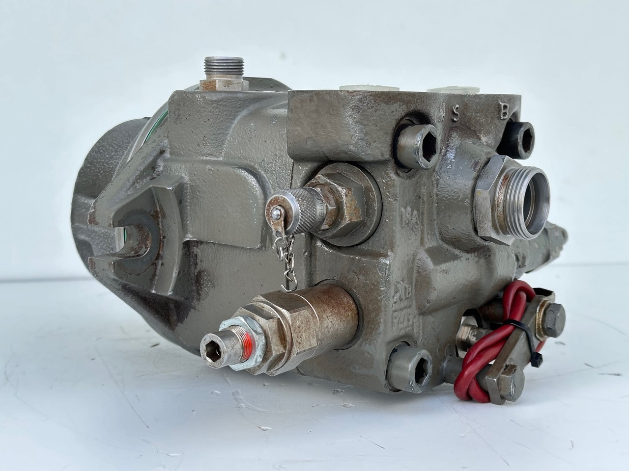 Liebherr Hydraulikeinbaumotor Typ:FMF058, ID-Nr.10122576 - ID-Nr.10145827 - ID-Nr.11371069. LOS1906, P924 COMP , R906, R906 PROTO, R916, R922, R924, R924 COMP, R926 COMP, R926 K LC. #11371069.43199# - Kääntömoottori - Rakennuskoneet: kuva Liebherr Hydraulikeinbaumotor Typ:FMF058, ID-Nr.10122576 - ID-Nr.10145827 - ID-Nr.11371069. LOS1906, P924 COMP , R906, R906 PROTO, R916, R922, R924, R924 COMP, R926 COMP, R926 K LC. #11371069.43199# - Kääntömoottori - Rakennuskoneet Liebherr Hydraulikeinbaumotor Typ:FMF058, ID-Nr.10122576 - ID-Nr.10145827 - ID-Nr.11371069. LOS1906, P924 COMP , R906, R906 PROTO, R916, R922, R924, R924 COMP, R926 COMP, R926 K LC. #11371069.43199# - Kääntömoottori - Rakennuskoneet: kuva Liebherr Hydraulikeinbaumotor Typ:FMF058, ID-Nr.10122576 - ID-Nr.10145827 - ID-Nr.11371069. LOS1906, P924 COMP , R906, R906 PROTO, R916, R922, R924, R924 COMP, R926 COMP, R926 K LC. #11371069.43199# - Kääntömoottori - Rakennuskoneet