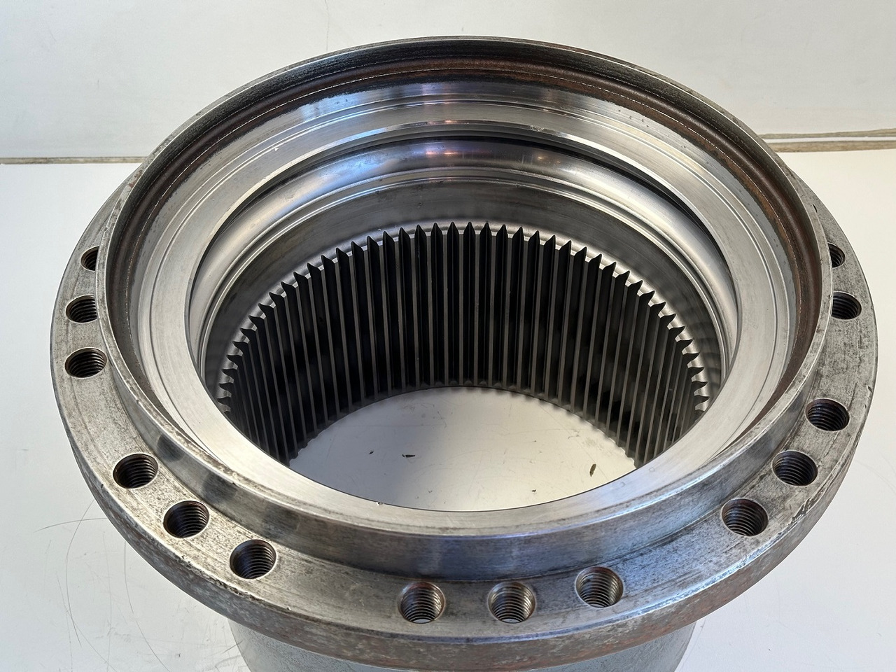 Liebherr Innenrad ID-Nr.90206742. FAT350P126 - FAT350P138. LOS1926 - R920 - R922 - R924 - R925 - R926 - R930 T.#90206742.18.12# - Ajomoottori - Telakaivukone: kuva Liebherr Innenrad ID-Nr.90206742. FAT350P126 - FAT350P138. LOS1926 - R920 - R922 - R924 - R925 - R926 - R930 T.#90206742.18.12# - Ajomoottori - Telakaivukone Liebherr Innenrad ID-Nr.90206742. FAT350P126 - FAT350P138. LOS1926 - R920 - R922 - R924 - R925 - R926 - R930 T.#90206742.18.12# - Ajomoottori - Telakaivukone: kuva Liebherr Innenrad ID-Nr.90206742. FAT350P126 - FAT350P138. LOS1926 - R920 - R922 - R924 - R925 - R926 - R930 T.#90206742.18.12# - Ajomoottori - Telakaivukone