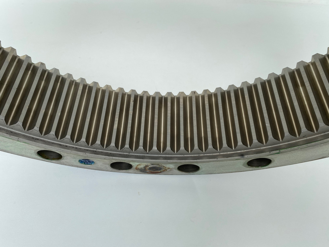 Kääntömoottori - Telakaivukone Liebherr Innenrad ID-Nr.9443655 - ID-Nr.944365503.: kuva Kääntömoottori - Telakaivukone Liebherr Innenrad ID-Nr.9443655 - ID-Nr.944365503.