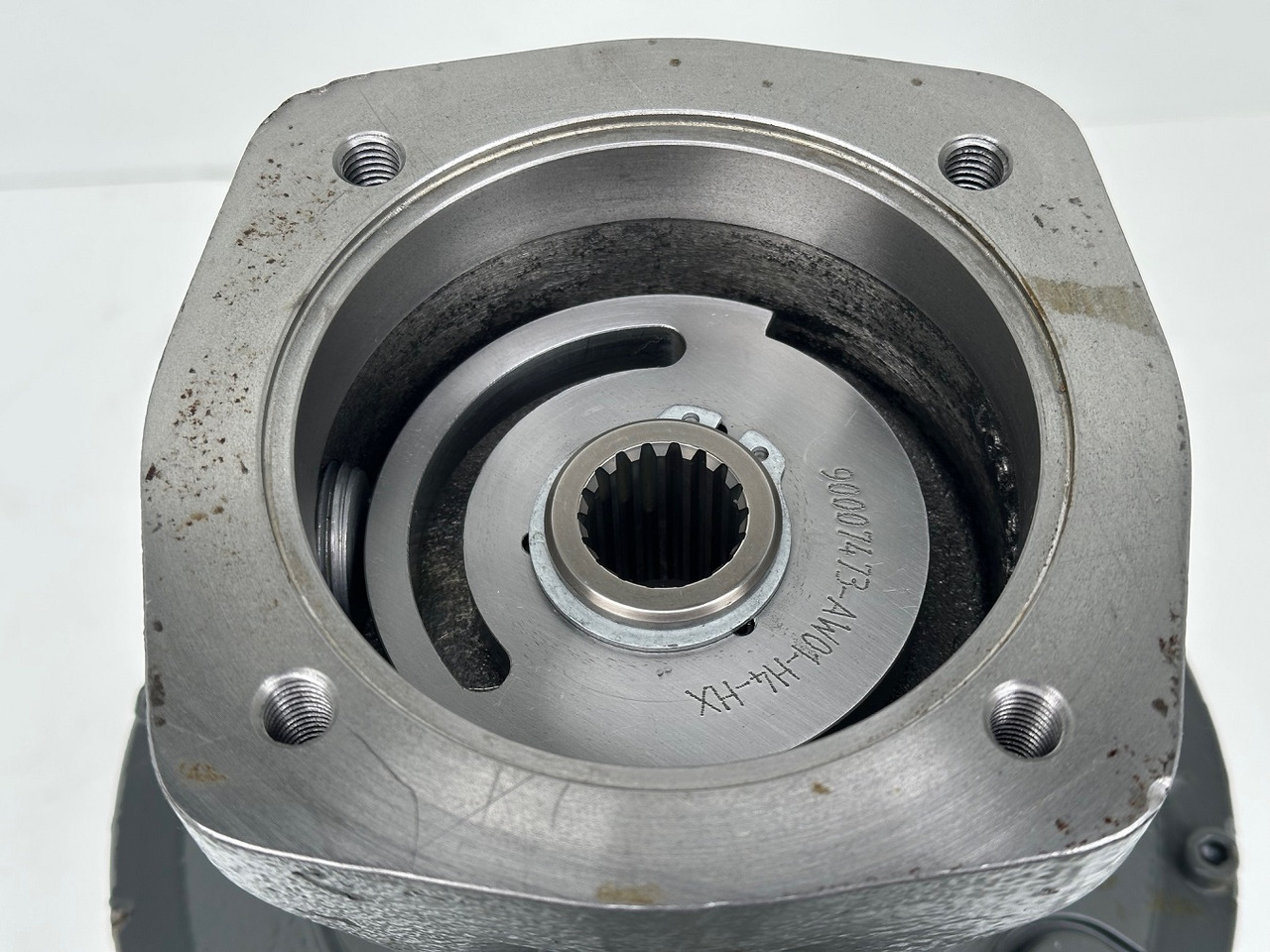 Liebherr Liebherr Drehwerkantrieb Typ:DAT200/1455 mit ID-Nr.13763178 - ID-Nr.13777972. #13763178.545-01216# - Kääntömoottori - Telaketjunosturi: kuva Liebherr Liebherr Drehwerkantrieb Typ:DAT200/1455 mit ID-Nr.13763178 - ID-Nr.13777972. #13763178.545-01216# - Kääntömoottori - Telaketjunosturi Liebherr Liebherr Drehwerkantrieb Typ:DAT200/1455 mit ID-Nr.13763178 - ID-Nr.13777972. #13763178.545-01216# - Kääntömoottori - Telaketjunosturi: kuva Liebherr Liebherr Drehwerkantrieb Typ:DAT200/1455 mit ID-Nr.13763178 - ID-Nr.13777972. #13763178.545-01216# - Kääntömoottori - Telaketjunosturi