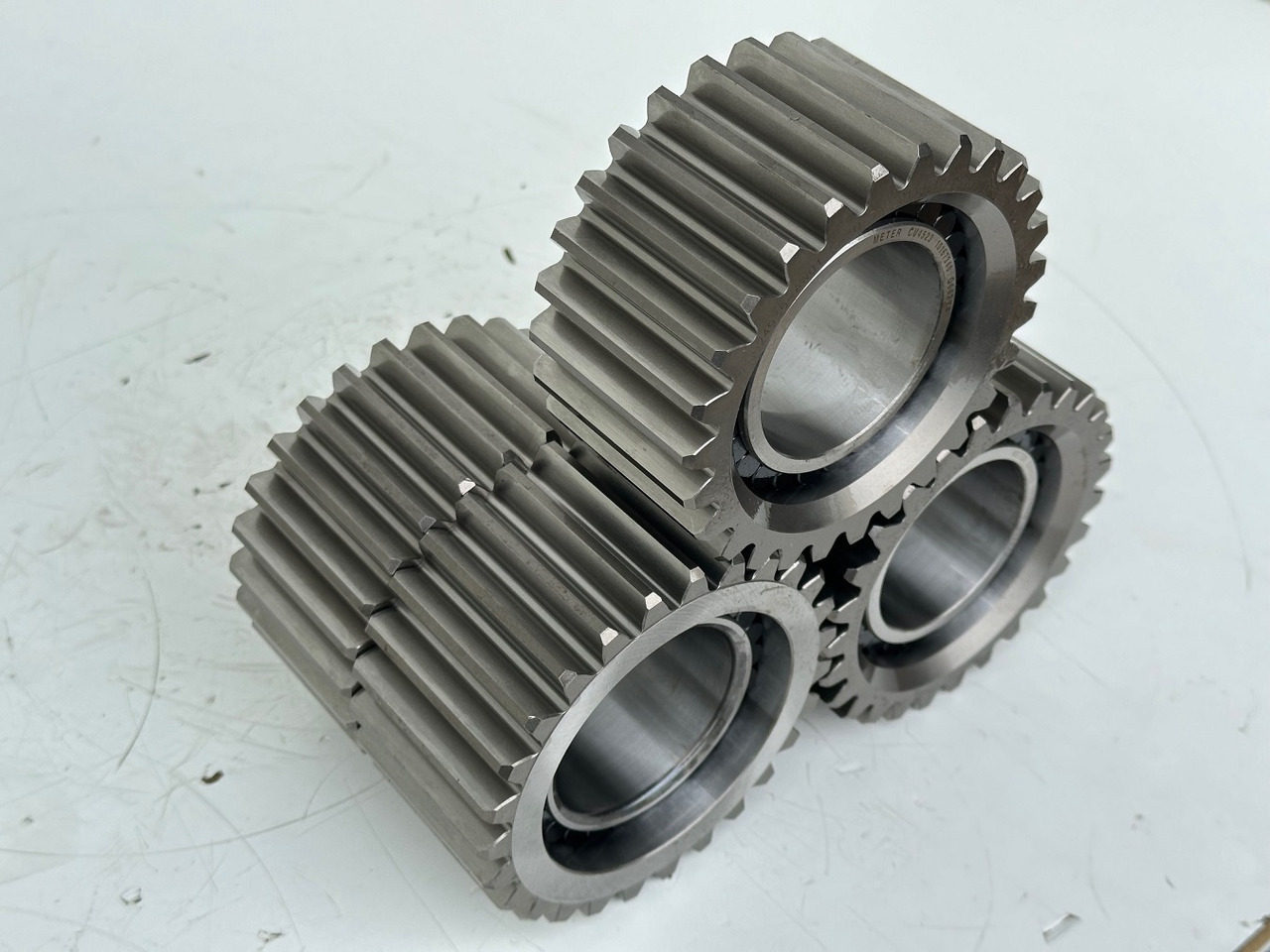 Liebherr Planetenrad ID-Nr.90024935. FAT400P112 - FAT400P130 - FAT400P139. R926, R928, R930, R934, R936, R938, R940, R944, R946, R950 T. #90024935.20.02# - Vaihteisto - Rakennuskoneet: kuva Liebherr Planetenrad ID-Nr.90024935. FAT400P112 - FAT400P130 - FAT400P139. R926, R928, R930, R934, R936, R938, R940, R944, R946, R950 T. #90024935.20.02# - Vaihteisto - Rakennuskoneet Liebherr Planetenrad ID-Nr.90024935. FAT400P112 - FAT400P130 - FAT400P139. R926, R928, R930, R934, R936, R938, R940, R944, R946, R950 T. #90024935.20.02# - Vaihteisto - Rakennuskoneet: kuva Liebherr Planetenrad ID-Nr.90024935. FAT400P112 - FAT400P130 - FAT400P139. R926, R928, R930, R934, R936, R938, R940, R944, R946, R950 T. #90024935.20.02# - Vaihteisto - Rakennuskoneet