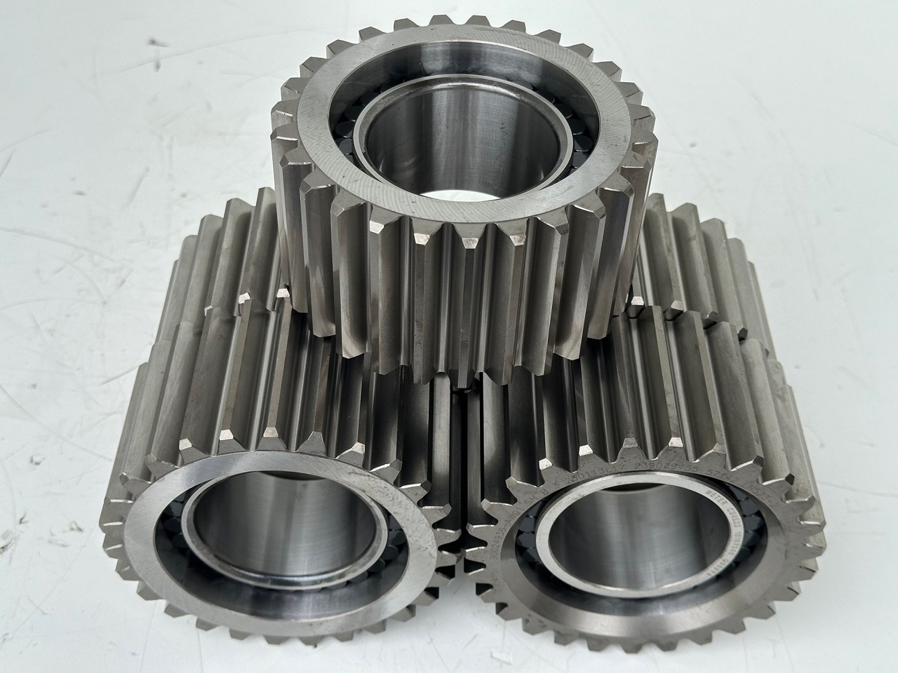 Liebherr Planetenrad ID-Nr.90024935. FAT400P112 - FAT400P130 - FAT400P139. R926, R928, R930, R934, R936, R938, R940, R944, R946, R950 T. #90024935.20.02# - Vaihteisto - Rakennuskoneet: kuva Liebherr Planetenrad ID-Nr.90024935. FAT400P112 - FAT400P130 - FAT400P139. R926, R928, R930, R934, R936, R938, R940, R944, R946, R950 T. #90024935.20.02# - Vaihteisto - Rakennuskoneet Liebherr Planetenrad ID-Nr.90024935. FAT400P112 - FAT400P130 - FAT400P139. R926, R928, R930, R934, R936, R938, R940, R944, R946, R950 T. #90024935.20.02# - Vaihteisto - Rakennuskoneet: kuva Liebherr Planetenrad ID-Nr.90024935. FAT400P112 - FAT400P130 - FAT400P139. R926, R928, R930, R934, R936, R938, R940, R944, R946, R950 T. #90024935.20.02# - Vaihteisto - Rakennuskoneet