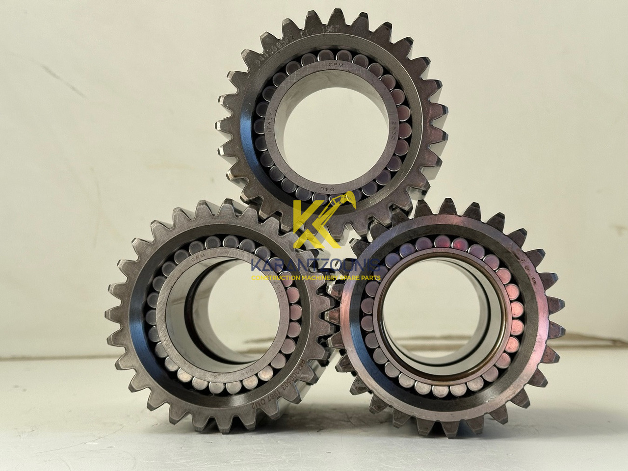 Liebherr Planetenrad ID-Nr.9443004 - ID-Nr.944300403. FAT400-FAT400/018-FAT400P018-FAT400P063-FAT400P073-FAT400P092. R934 IND,R906,R914,R916,R922,R924,R932,R934,R936,R942,R944. #944300503.18.12# - Ajomoottori - Telakaivukone: kuva Liebherr Planetenrad ID-Nr.9443004 - ID-Nr.944300403. FAT400-FAT400/018-FAT400P018-FAT400P063-FAT400P073-FAT400P092. R934 IND,R906,R914,R916,R922,R924,R932,R934,R936,R942,R944. #944300503.18.12# - Ajomoottori - Telakaivukone Liebherr Planetenrad ID-Nr.9443004 - ID-Nr.944300403. FAT400-FAT400/018-FAT400P018-FAT400P063-FAT400P073-FAT400P092. R934 IND,R906,R914,R916,R922,R924,R932,R934,R936,R942,R944. #944300503.18.12# - Ajomoottori - Telakaivukone: kuva Liebherr Planetenrad ID-Nr.9443004 - ID-Nr.944300403. FAT400-FAT400/018-FAT400P018-FAT400P063-FAT400P073-FAT400P092. R934 IND,R906,R914,R916,R922,R924,R932,R934,R936,R942,R944. #944300503.18.12# - Ajomoottori - Telakaivukone