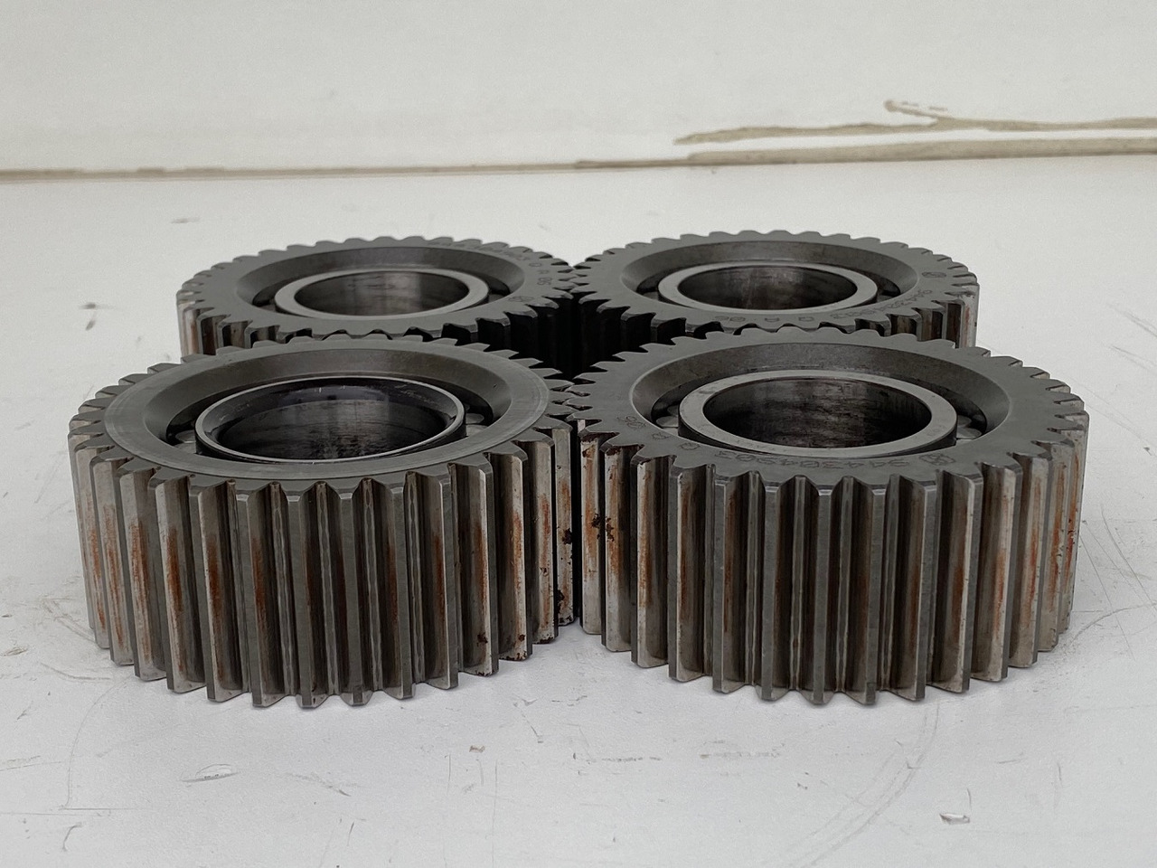 Liebherr Planetenrad mit Zylinderrollenlager ID-Nr.9443048 - ID-Nr.944304803 - ID-Nr.90209439 - ID-Nr.761003303- ID-Nr.10191884.  #PL25.11# - Kääntömoottori - Telakaivukone: kuva  Liebherr Planetenrad mit Zylinderrollenlager ID-Nr.9443048 - ID-Nr.944304803 - ID-Nr.90209439 - ID-Nr.761003303- ID-Nr.10191884.  #PL25.11# - Kääntömoottori - Telakaivukone Liebherr Planetenrad mit Zylinderrollenlager ID-Nr.9443048 - ID-Nr.944304803 - ID-Nr.90209439 - ID-Nr.761003303- ID-Nr.10191884.  #PL25.11# - Kääntömoottori - Telakaivukone: kuva  Liebherr Planetenrad mit Zylinderrollenlager ID-Nr.9443048 - ID-Nr.944304803 - ID-Nr.90209439 - ID-Nr.761003303- ID-Nr.10191884.  #PL25.11# - Kääntömoottori - Telakaivukone