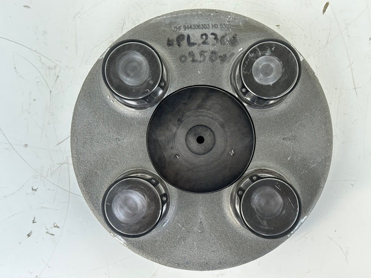 Liebherr Planetenträger ID-Nr.944306303 - ID-Nr.9443063. A924, A934, LH30, LH35, R906, R916, R922, R924, R926, R932, R934, R944. #PLANT2366-0250# - Kääntömoottori - Rakennuskoneet: kuva Liebherr Planetenträger ID-Nr.944306303 - ID-Nr.9443063. A924, A934, LH30, LH35, R906, R916, R922, R924, R926, R932, R934, R944. #PLANT2366-0250# - Kääntömoottori - Rakennuskoneet Liebherr Planetenträger ID-Nr.944306303 - ID-Nr.9443063. A924, A934, LH30, LH35, R906, R916, R922, R924, R926, R932, R934, R944. #PLANT2366-0250# - Kääntömoottori - Rakennuskoneet: kuva Liebherr Planetenträger ID-Nr.944306303 - ID-Nr.9443063. A924, A934, LH30, LH35, R906, R916, R922, R924, R926, R932, R934, R944. #PLANT2366-0250# - Kääntömoottori - Rakennuskoneet