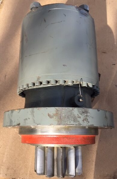 Liebherr Schwenkantrieb SAT250/283, ID-Nr.90203235 - ID-Nr.90203237 - ID-Nr.90208630. - Kääntömoottori - Telakaivukone: kuva Liebherr Schwenkantrieb SAT250/283, ID-Nr.90203235 - ID-Nr.90203237 - ID-Nr.90208630. - Kääntömoottori - Telakaivukone Liebherr Schwenkantrieb SAT250/283, ID-Nr.90203235 - ID-Nr.90203237 - ID-Nr.90208630. - Kääntömoottori - Telakaivukone: kuva Liebherr Schwenkantrieb SAT250/283, ID-Nr.90203235 - ID-Nr.90203237 - ID-Nr.90208630. - Kääntömoottori - Telakaivukone