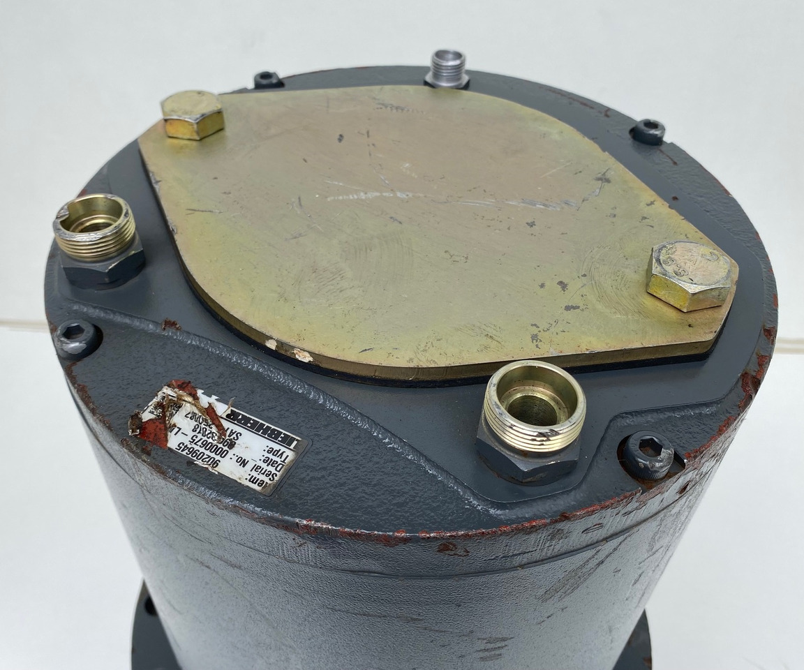 Kääntömoottori - Pyöräalustainen kaivinkone Liebherr Schwenkantrieb SAT250/287, ID-Nr.90209645.: kuva Kääntömoottori - Pyöräalustainen kaivinkone Liebherr Schwenkantrieb SAT250/287, ID-Nr.90209645.