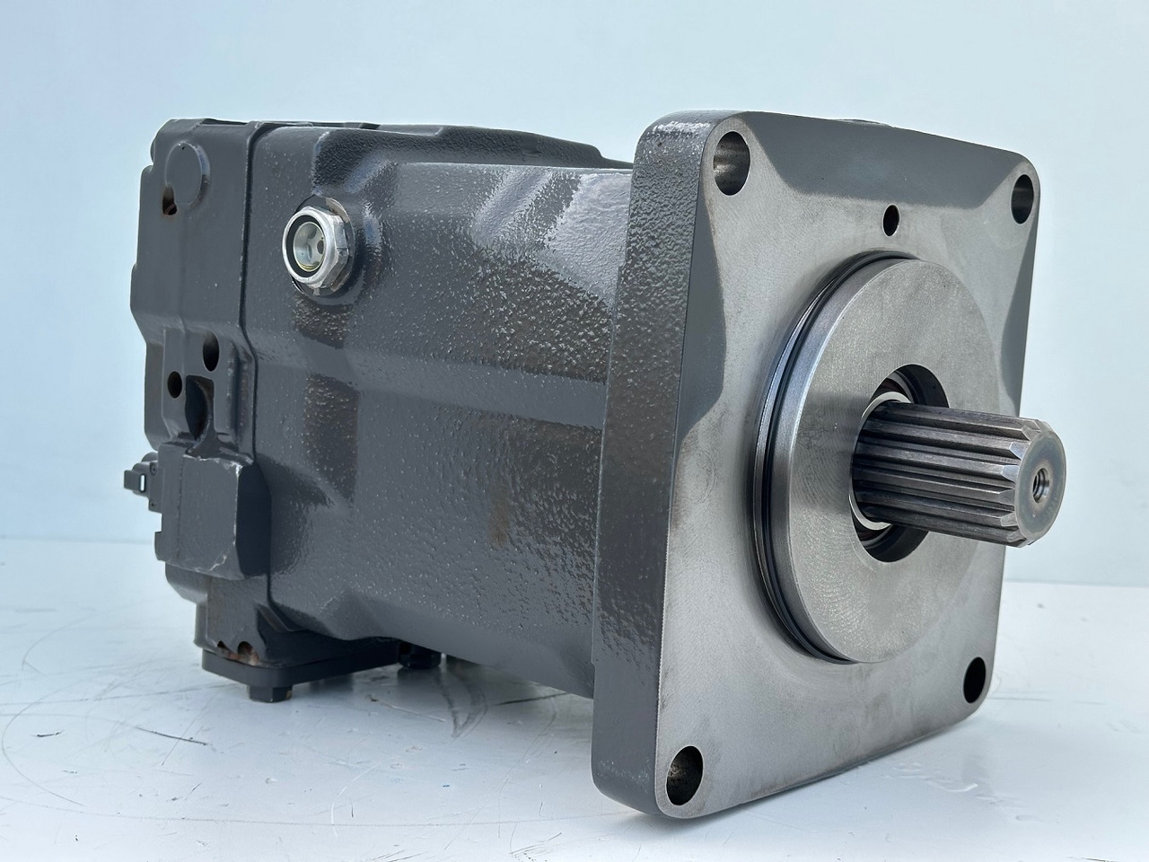 Linde Verstellmotor-Axialkolbenmotor Typ:HMV210-02 2532. #HMV210-02.2532# - Hydraulimoottori: kuva Linde Verstellmotor-Axialkolbenmotor Typ:HMV210-02 2532. #HMV210-02.2532# - Hydraulimoottori Linde Verstellmotor-Axialkolbenmotor Typ:HMV210-02 2532. #HMV210-02.2532# - Hydraulimoottori: kuva Linde Verstellmotor-Axialkolbenmotor Typ:HMV210-02 2532. #HMV210-02.2532# - Hydraulimoottori